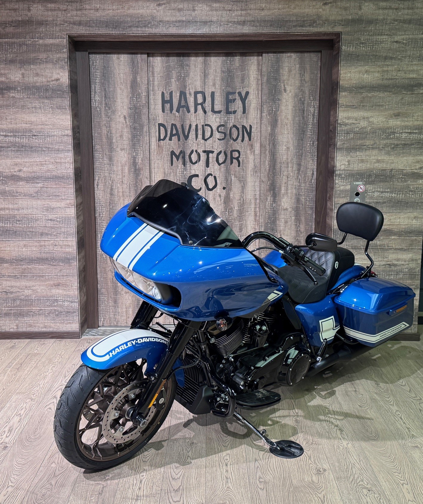 HARLEY-DAVIDSON FLTRXST Road Glide ST Fast Johnnie 117-image-2