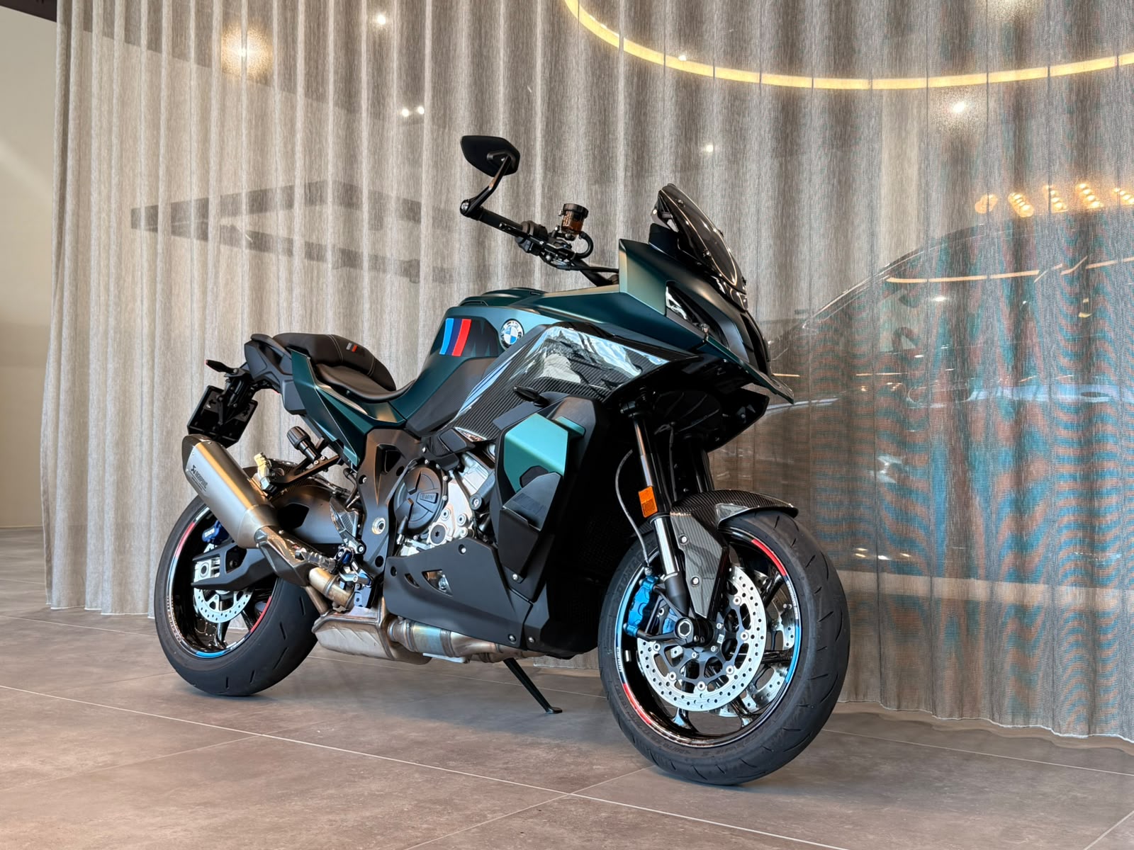 BMW M 1000 XR Comp. MY'26-showroom-element-2