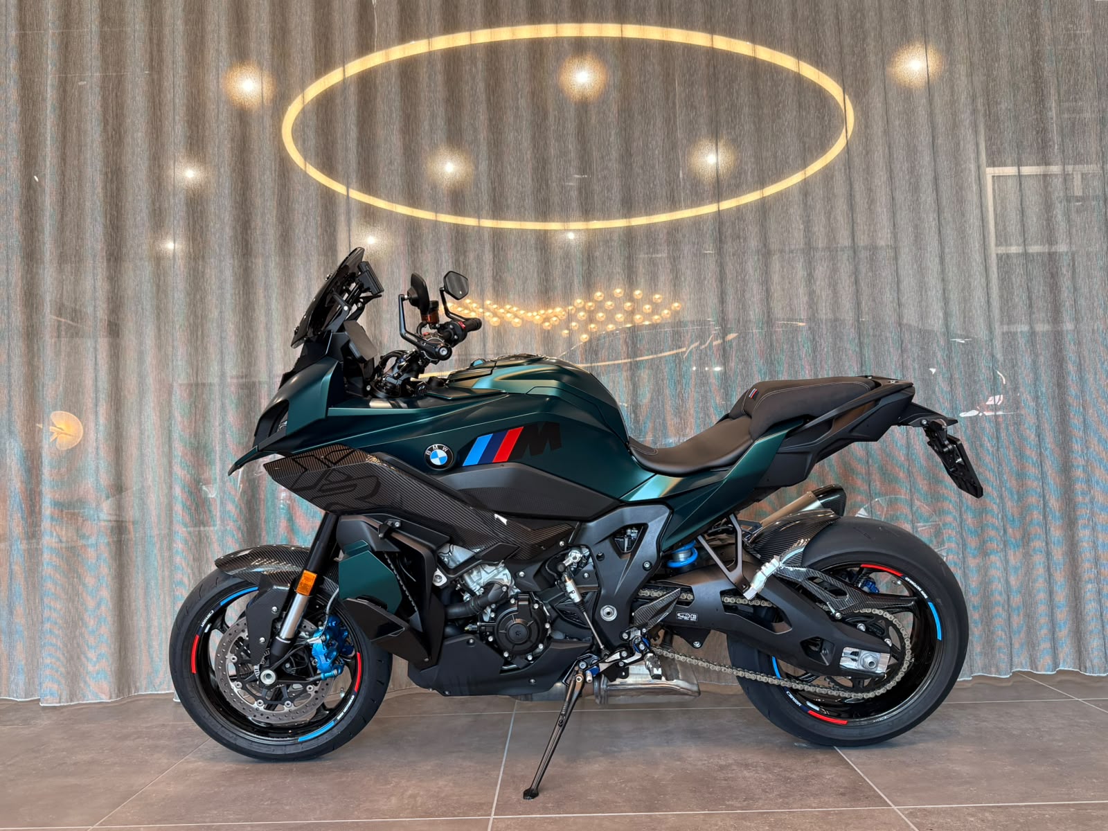 BMW M 1000 XR Comp. MY'26-showroom-element-1