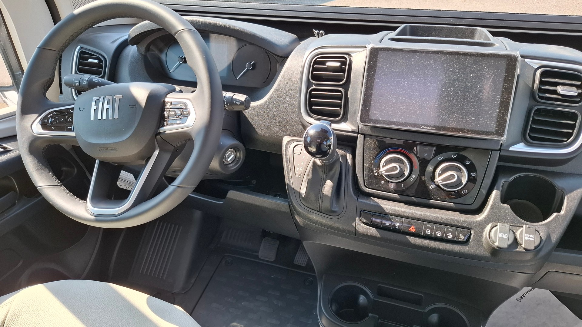 MCLOUIS Menfys 6 Maxi S-Line auto-image-3