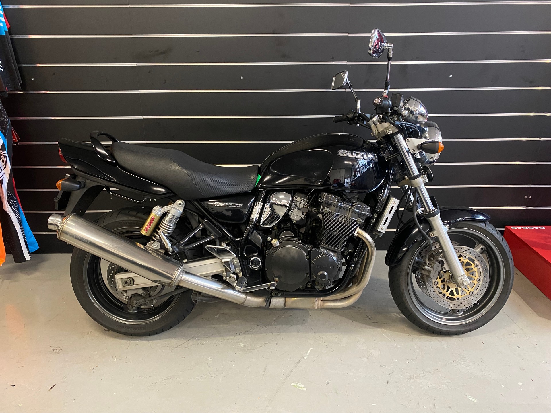 SUZUKI GSX 750
