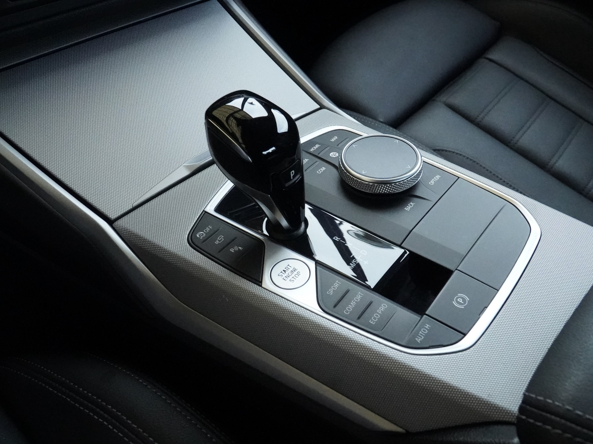 BMW 330d xDrive 48V Sport Line Steptronic *CH Fahrzeug & Gratis-Service*-image-9