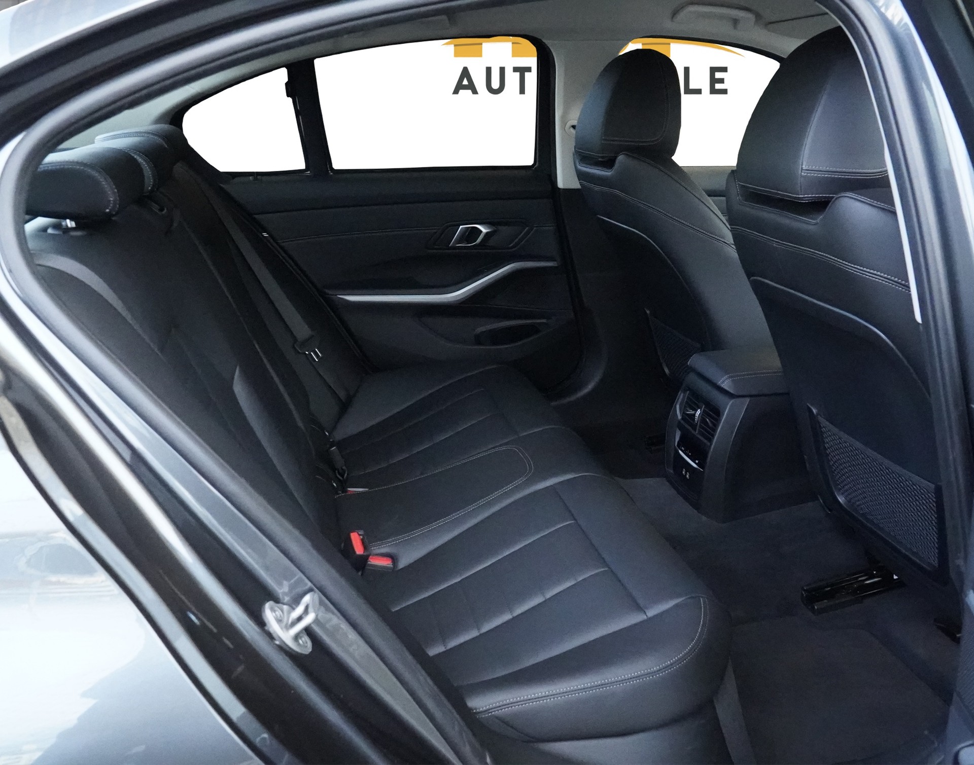 BMW 330d xDrive 48V Sport Line Steptronic *CH Fahrzeug & Gratis-Service*-image-15