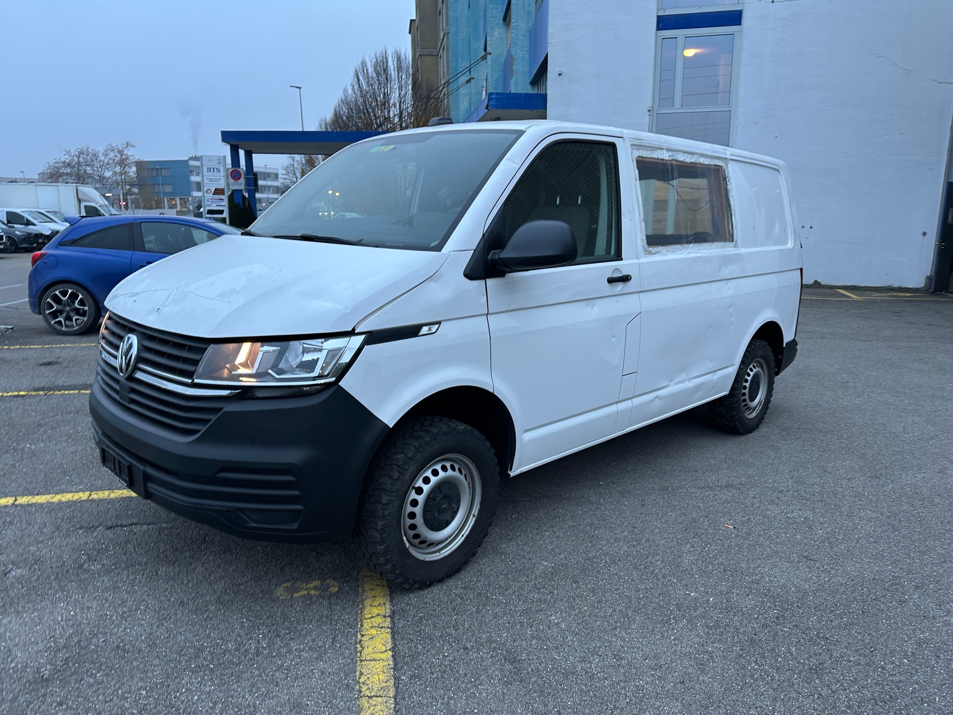 VW T6.1 2.0 TDI-image-2