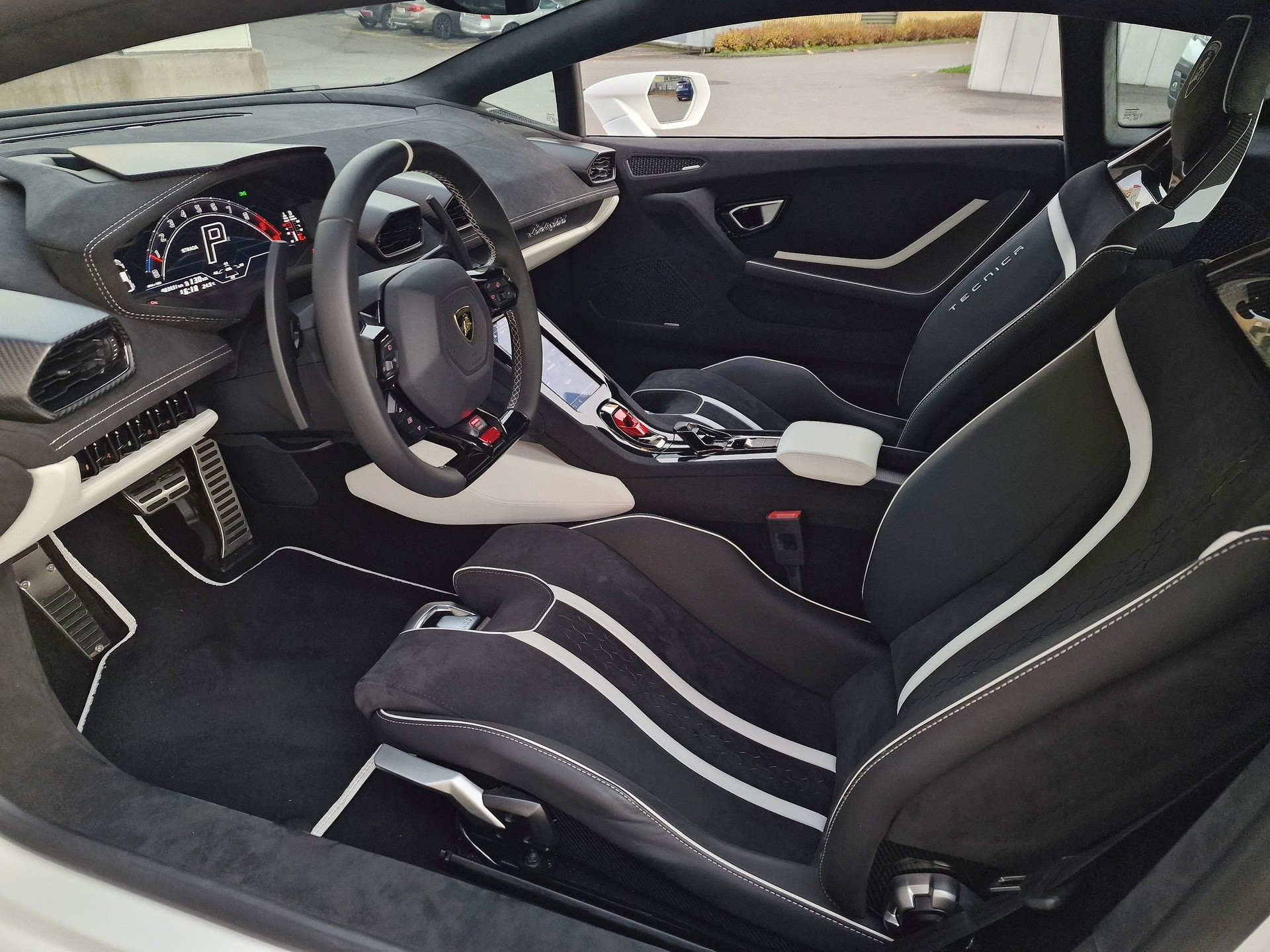 LAMBORGHINI Huràcan Tecnica 'Bianco Asopo Matt' | CH | Sensonum | Lift | Carbon | 5 Jahre Garantie-image-24