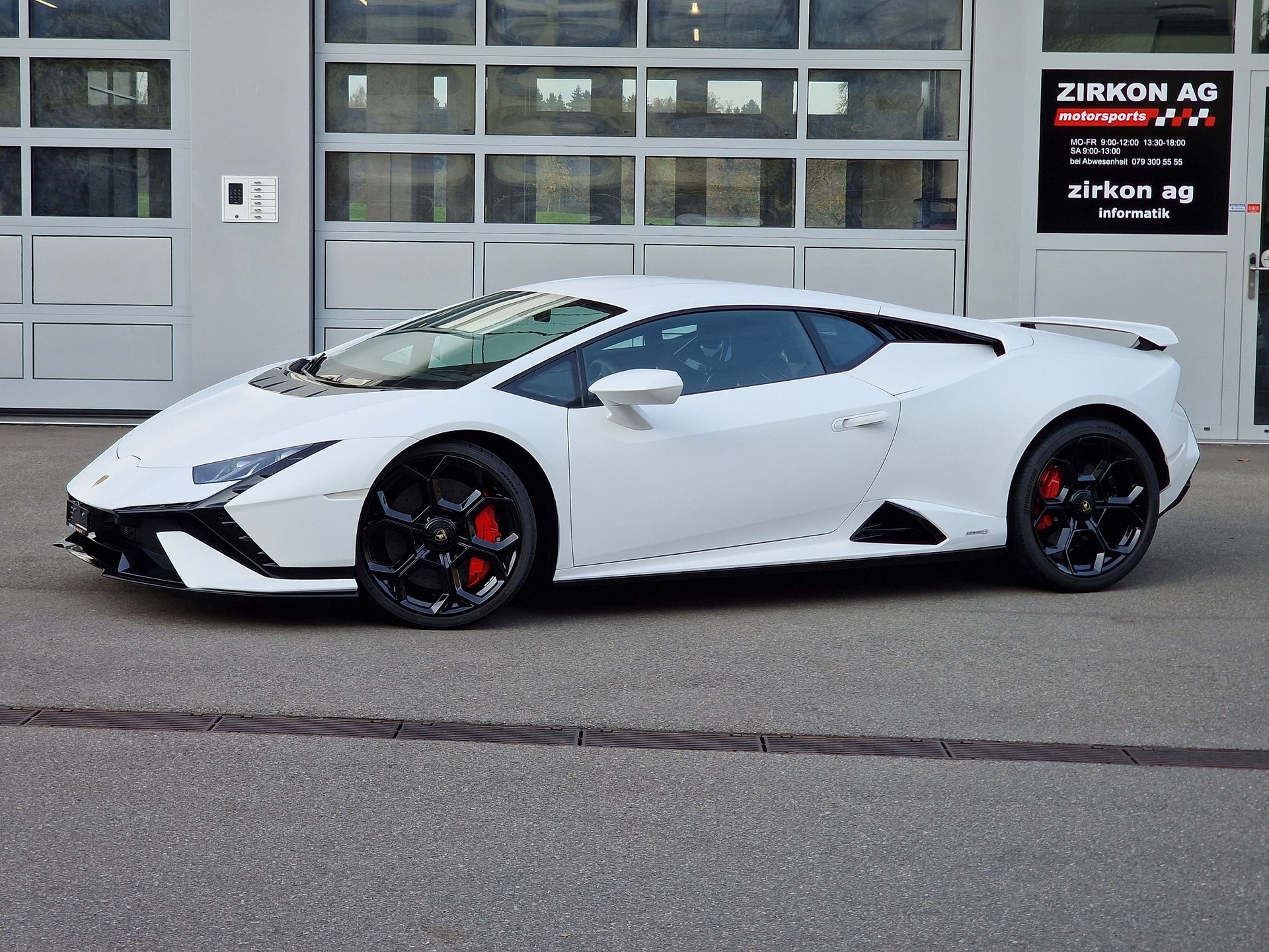 LAMBORGHINI Huràcan Tecnica 'Bianco Asopo Matt' | CH | Sensonum | Lift | Carbon | 5 Jahre Garantie-image-6