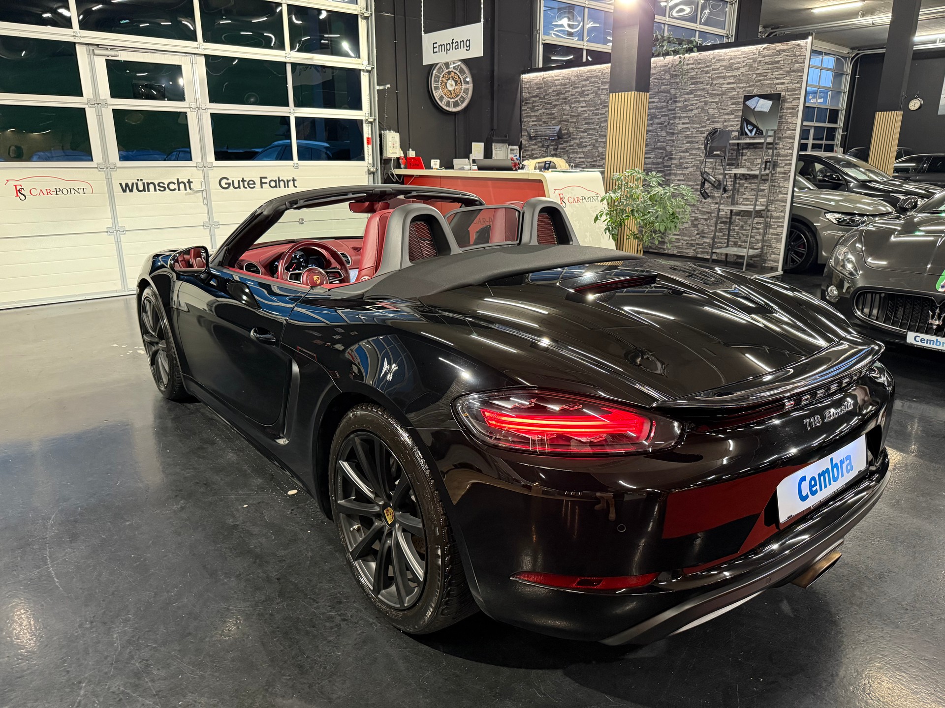 PORSCHE 718 Boxster 2.0-image-12