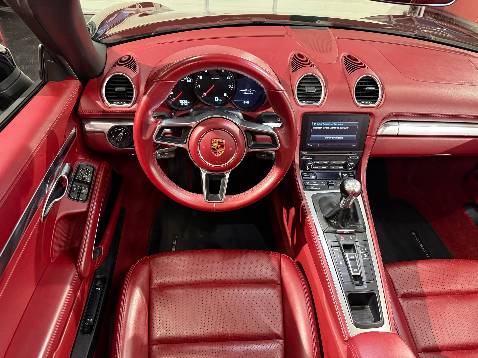 PORSCHE 718 Boxster 2.0-image-14