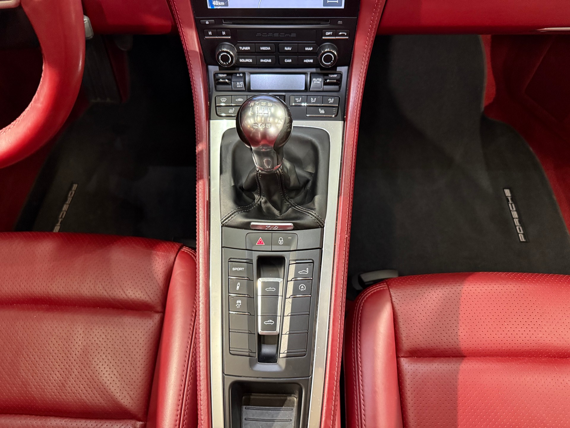 PORSCHE 718 Boxster 2.0-image-19
