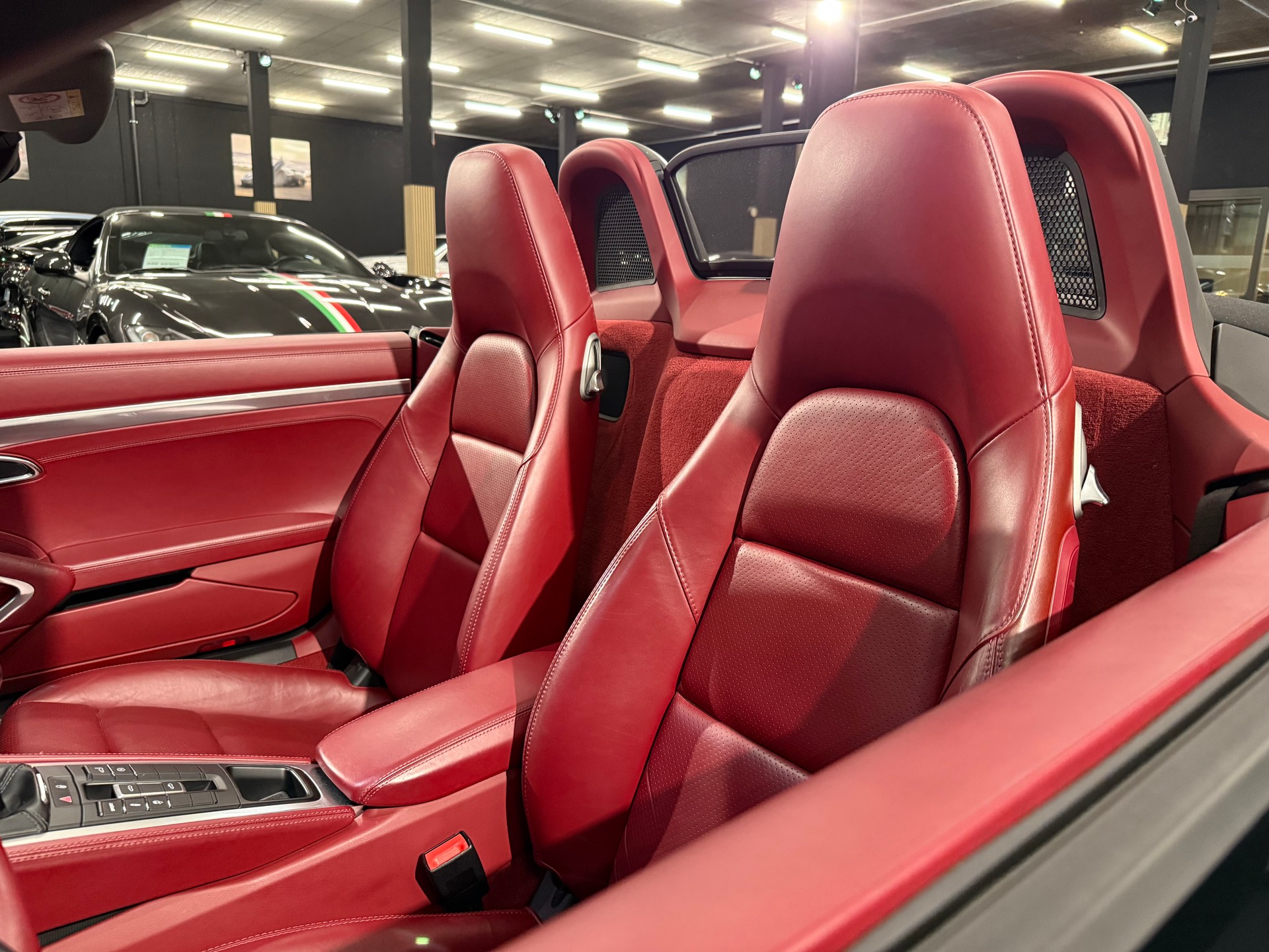 PORSCHE 718 Boxster 2.0-image-15