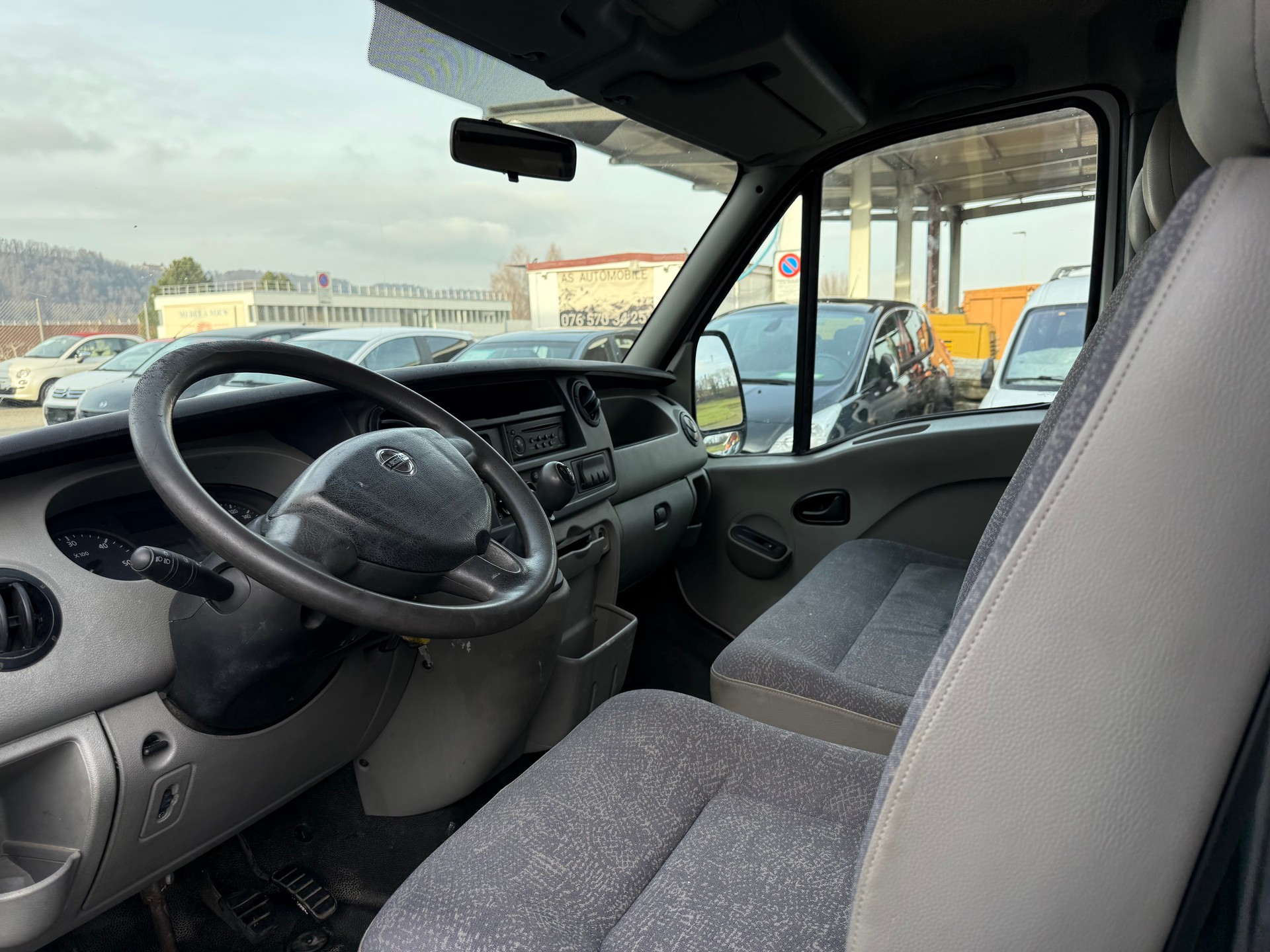 NISSAN Interstar 35 2.5 dCi-image-18