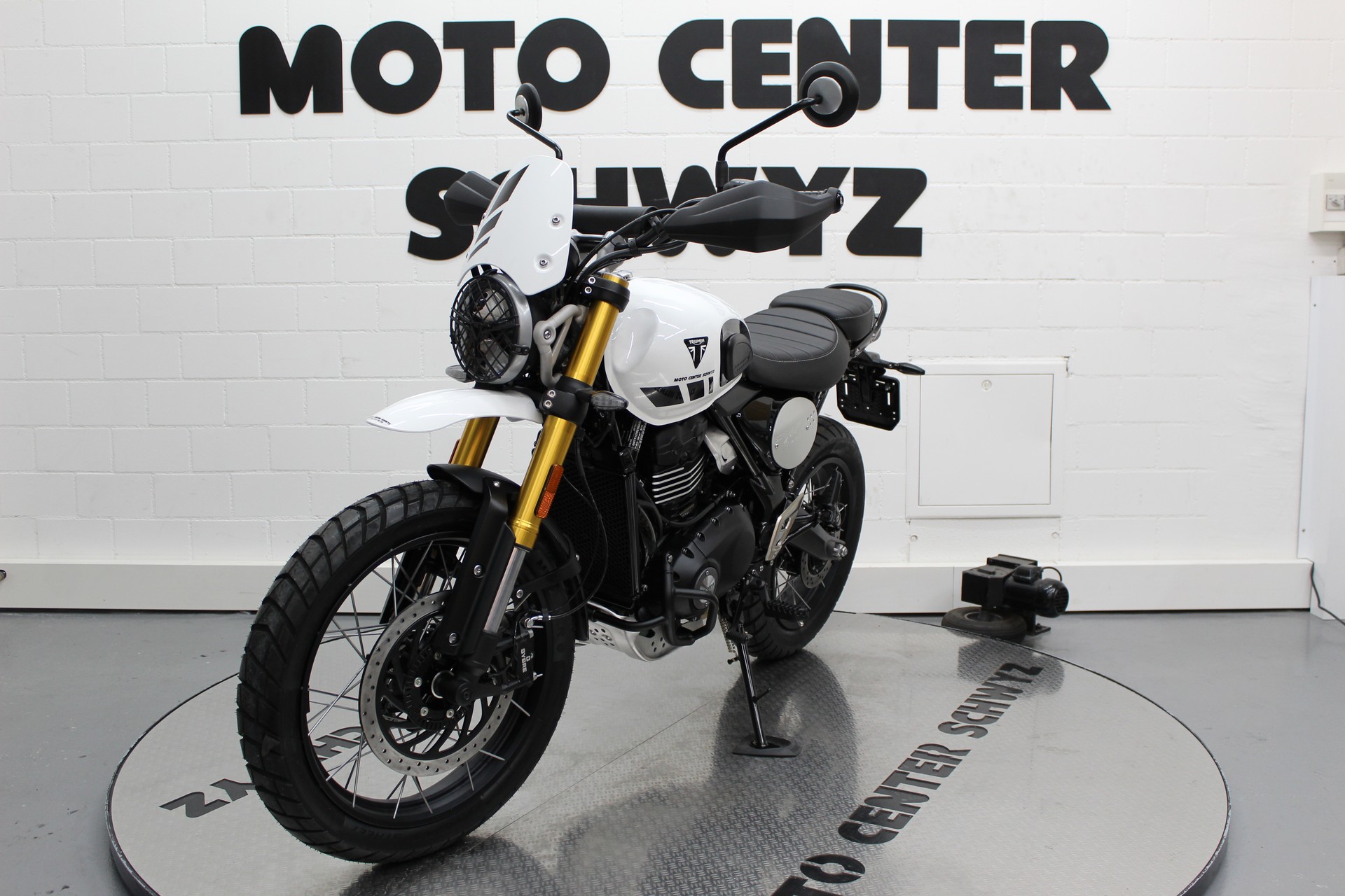 TRIUMPH Scrambler 400 XC-image-3
