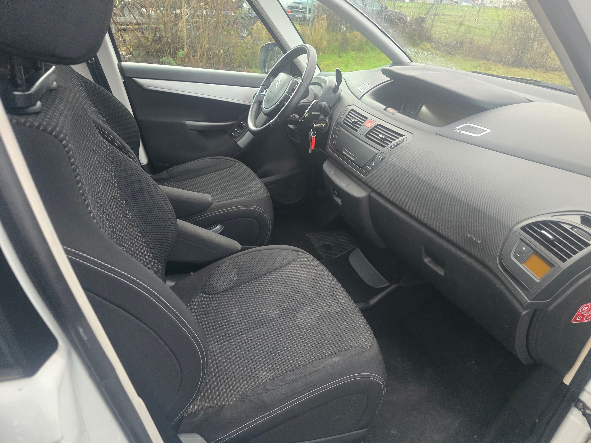 CITROEN Grand C4 Picasso 1.6i 16V Turbo Exclusive+ BMP6-image-10