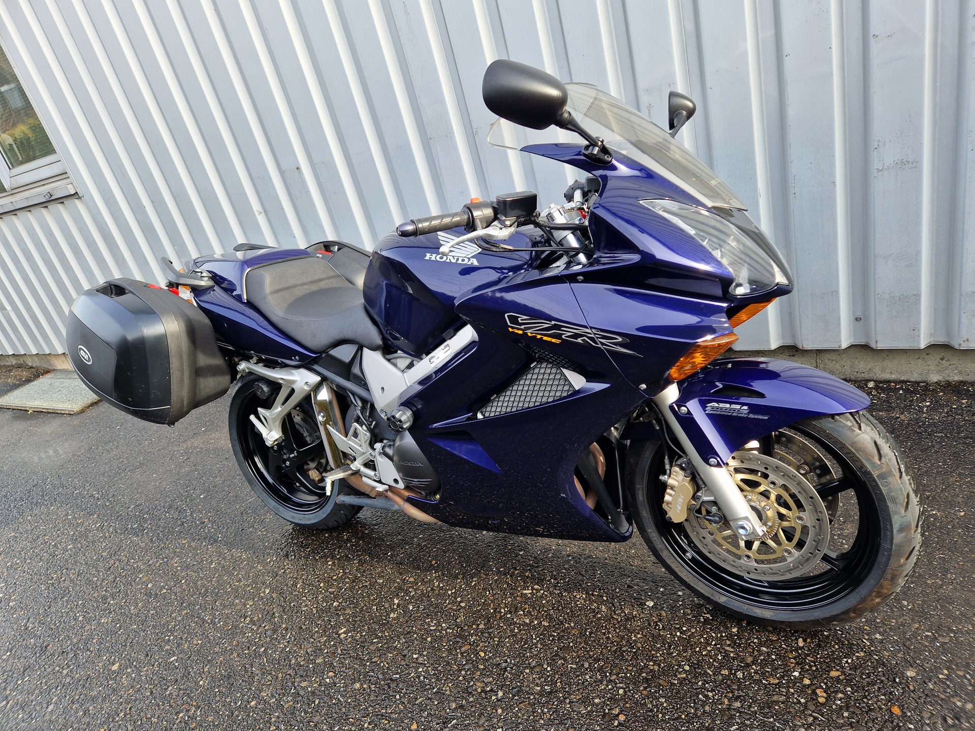 HONDA VFR 800 FI ABS KUNDENAUFTRAG-image-1