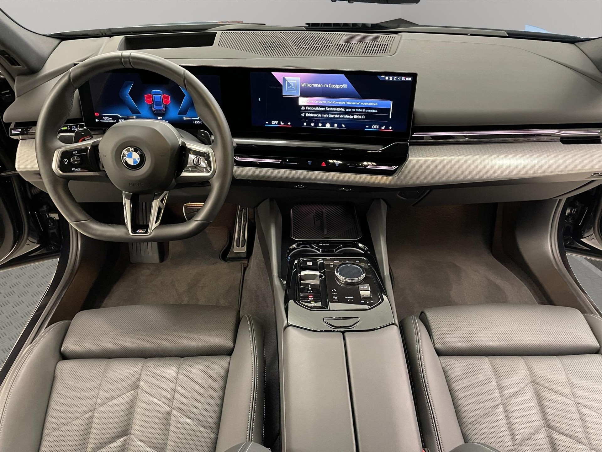 BMW 520d xDrive 48V Touring-image-11