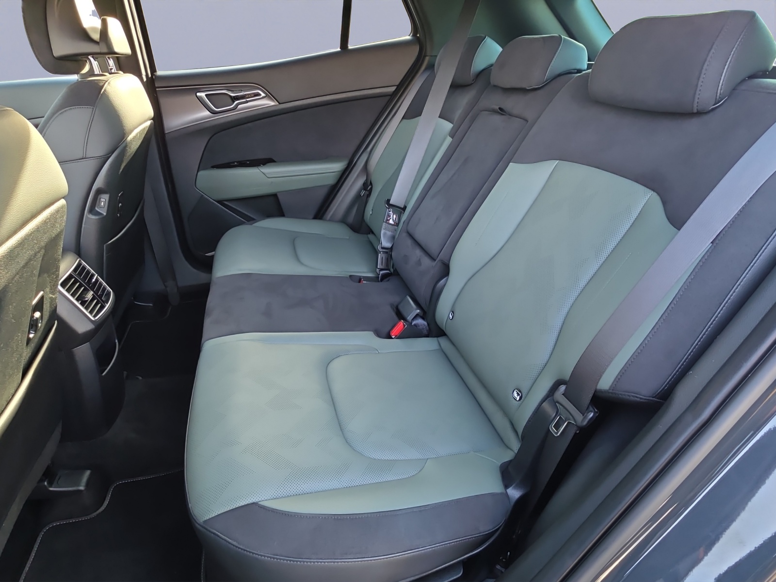 KIA Sportage 1.6 T-GDi Hybrid Power Edition-image-8