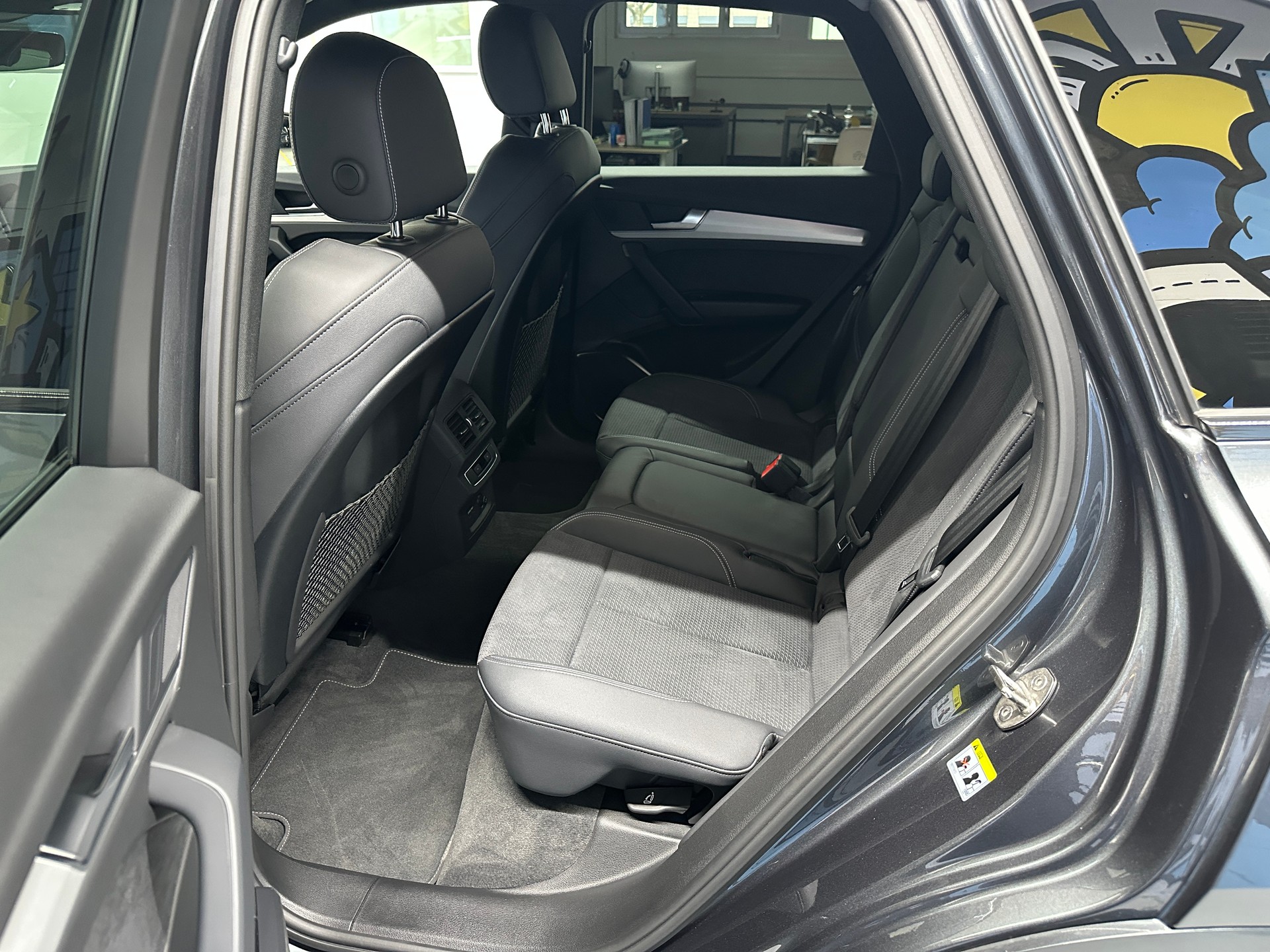 AUDI Q5 50 TFSI e PHEV S line quattro S-tronic-image-8
