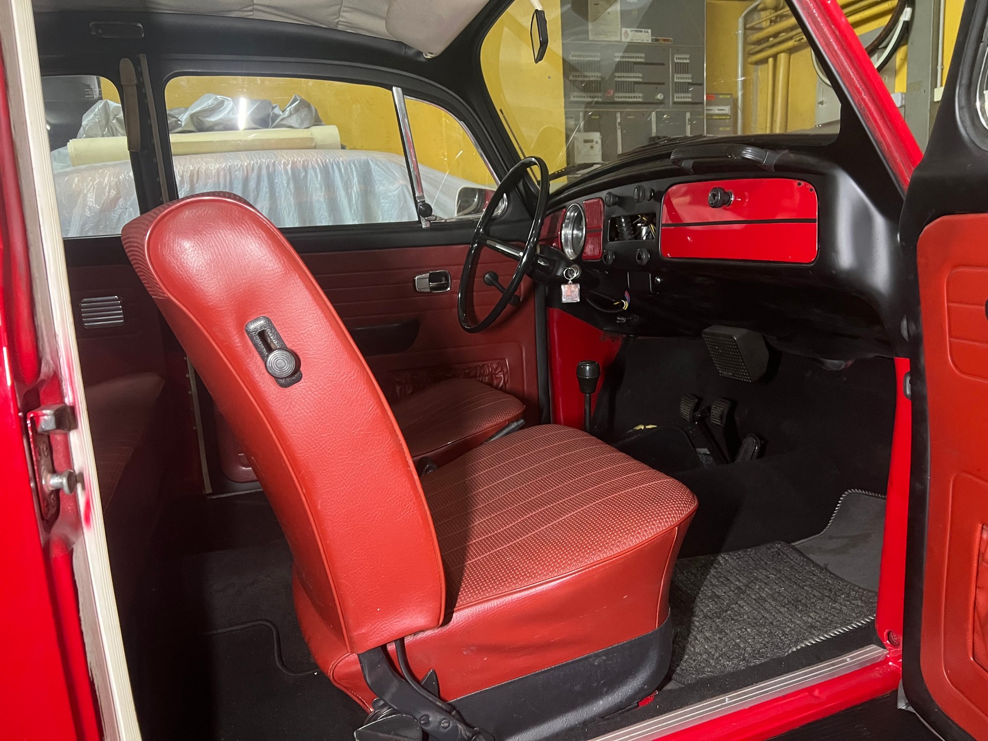 VW BEETLE-image-6