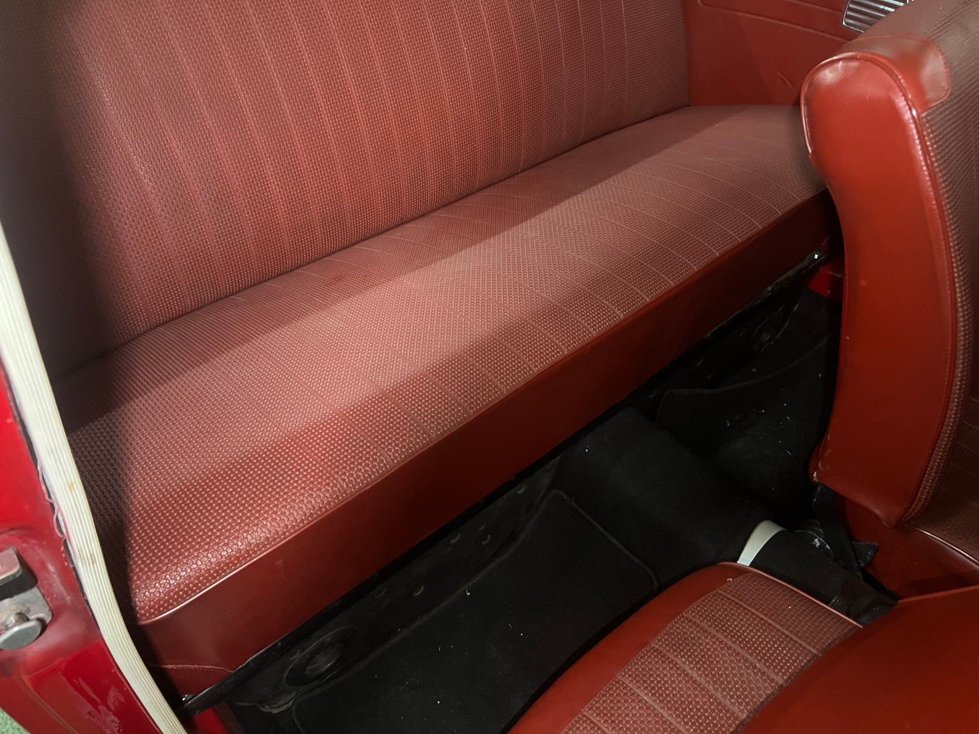 VW BEETLE-image-7