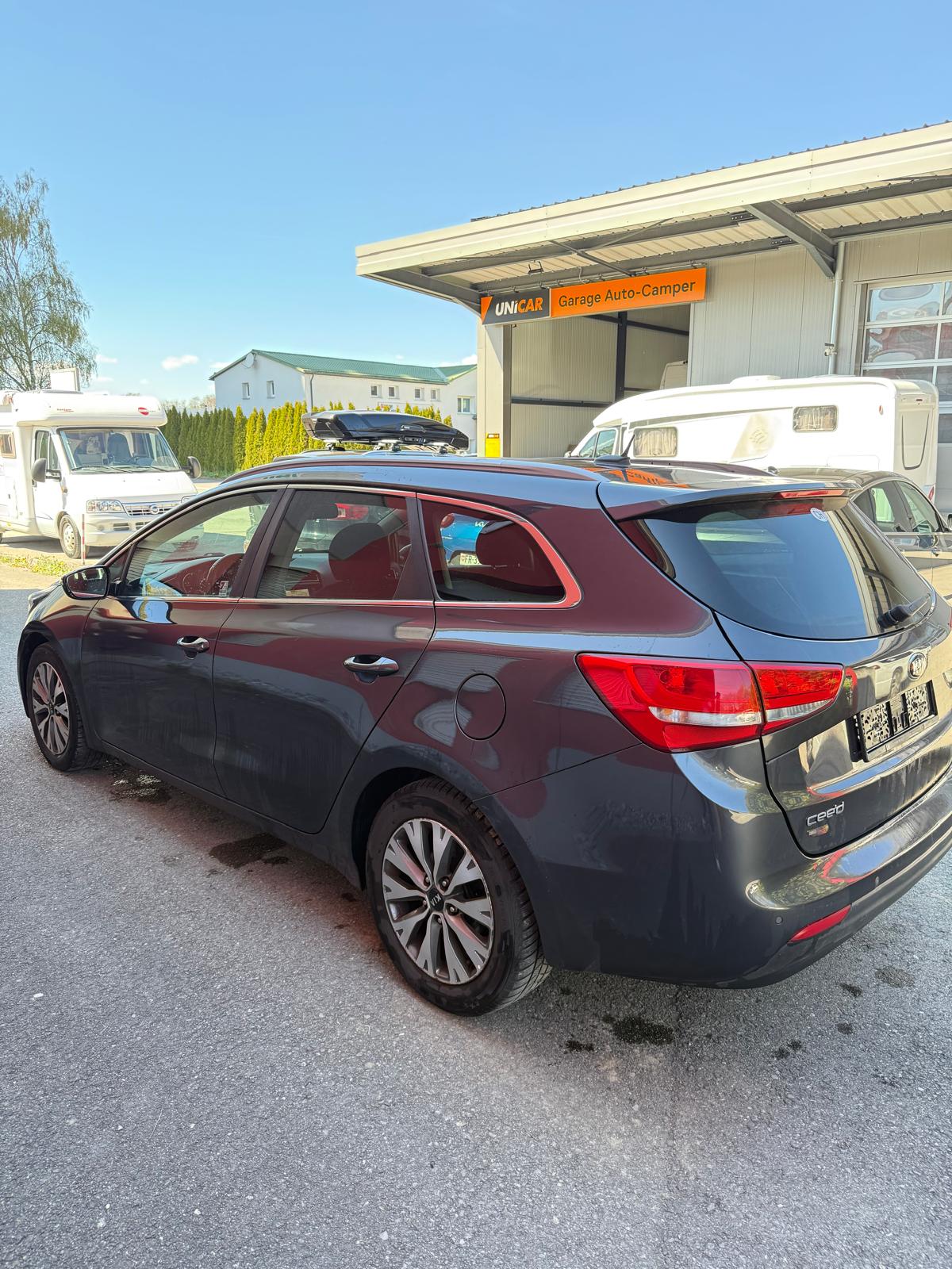 KIA Cee'd Sportswagon 1.6 CRDi Swiss Champion DCT-image-4