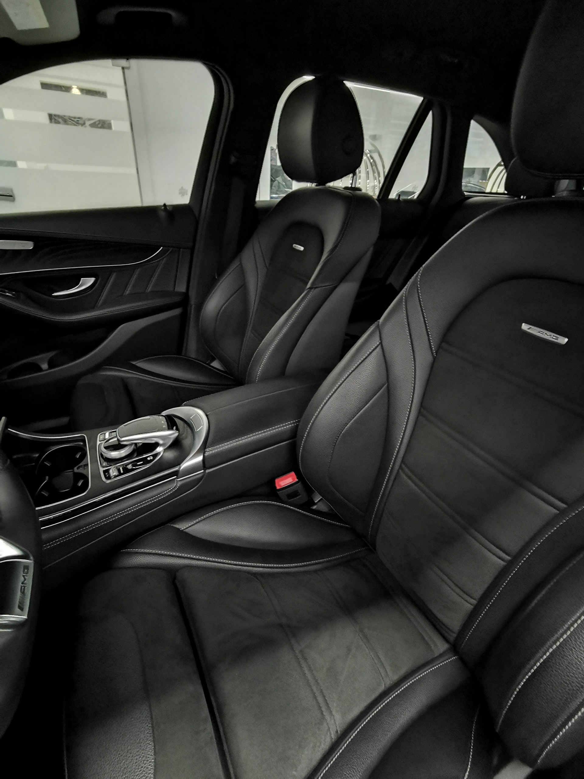 MERCEDES-BENZ GLC 63 AMG 4Matic+ 9G-Tronic WHITE SPECIAL 1. HD 50'000 KM CH-AUTO WINTERREIFEN-image-8