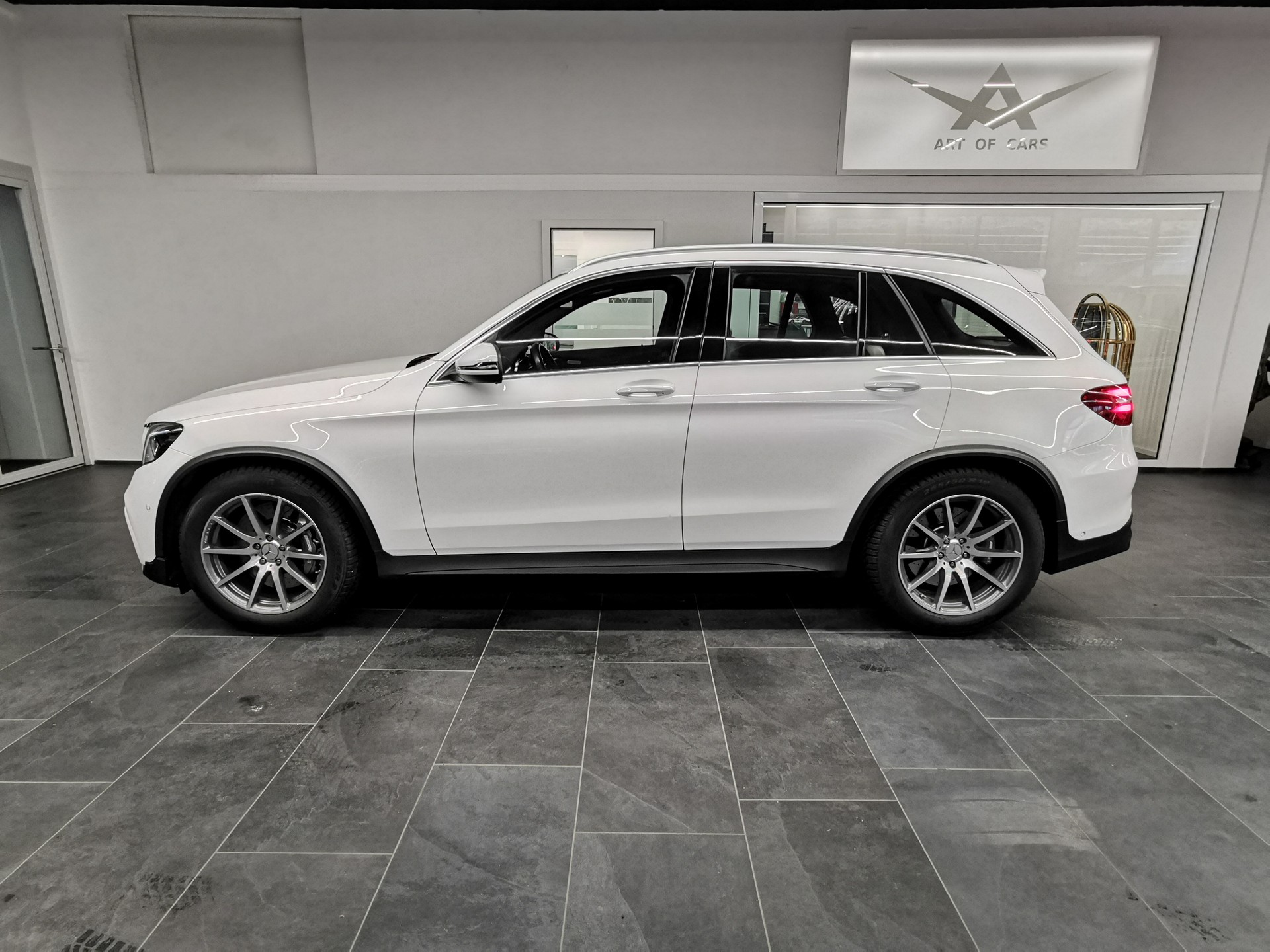 MERCEDES-BENZ GLC 63 AMG 4Matic+ 9G-Tronic WHITE SPECIAL 1. HD 50'000 KM CH-AUTO WINTERREIFEN-image-3