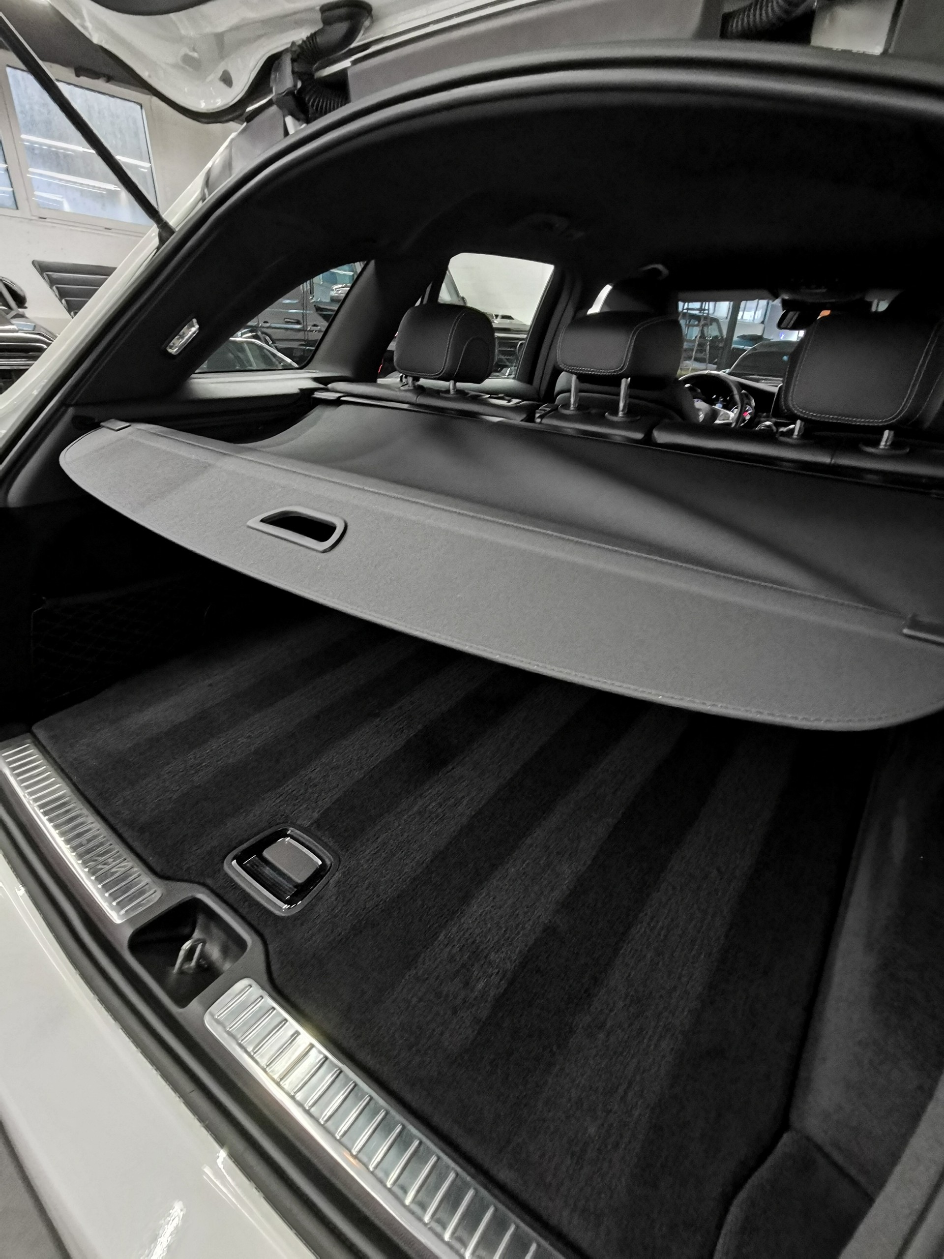 MERCEDES-BENZ GLC 63 AMG 4Matic+ 9G-Tronic WHITE SPECIAL 1. HD 50'000 KM CH-AUTO WINTERREIFEN-image-11