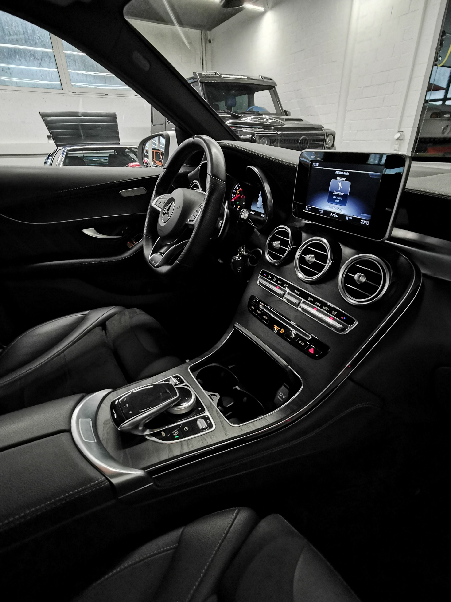 MERCEDES-BENZ GLC 63 AMG 4Matic+ 9G-Tronic WHITE SPECIAL 1. HD 50'000 KM CH-AUTO WINTERREIFEN-image-13