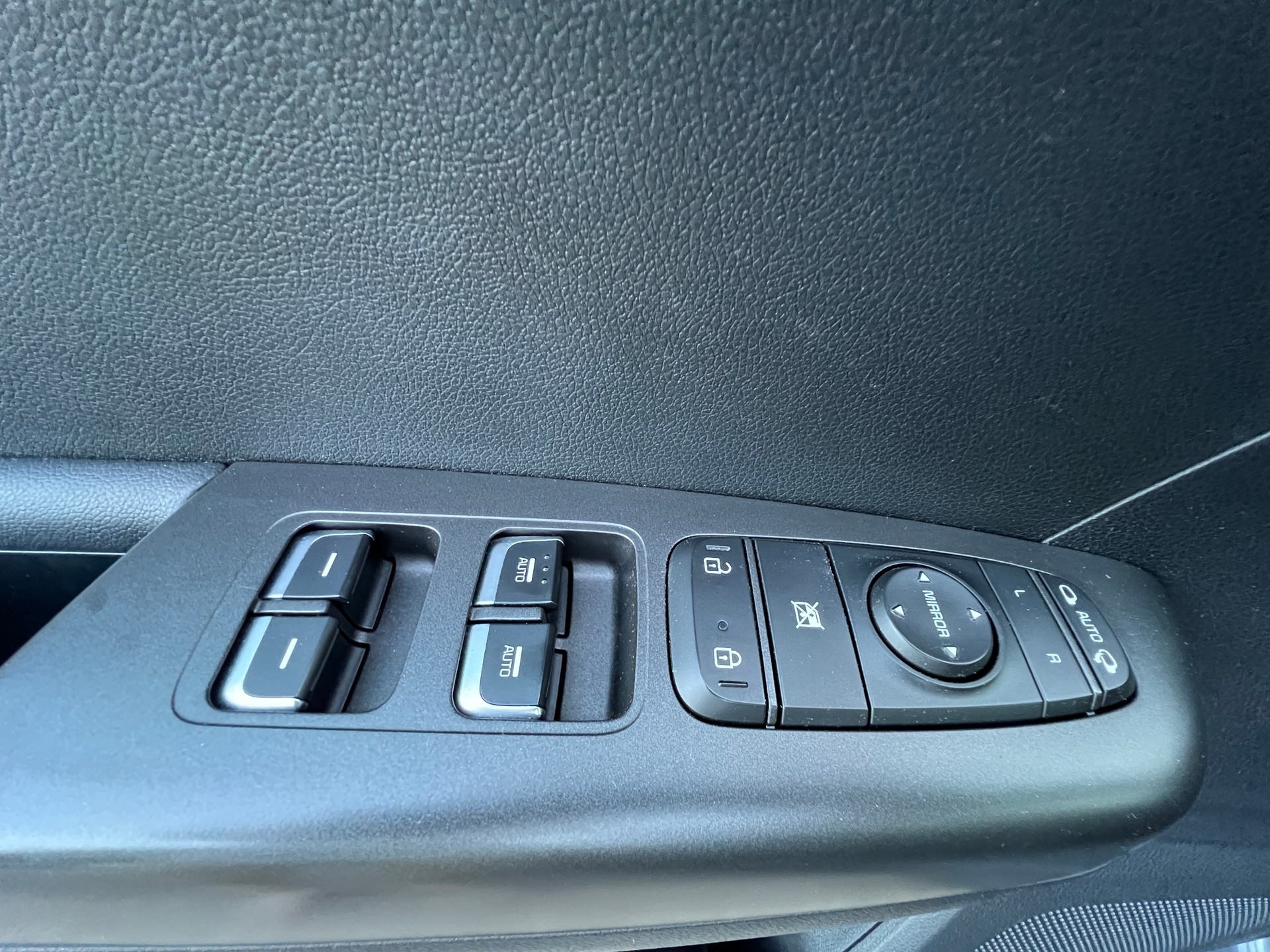 KIA Sportage 2.0CRDi Trend 4WD Automat-image-19