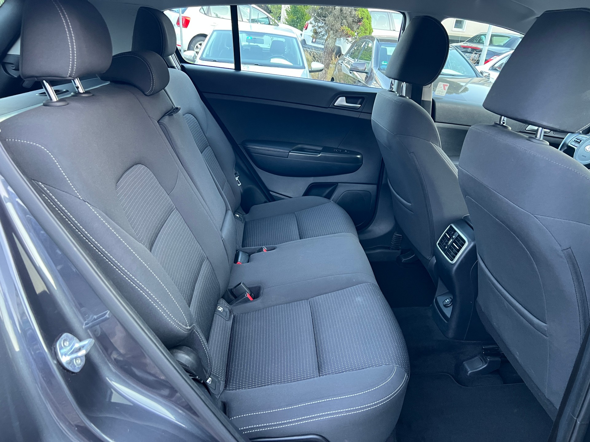 KIA Sportage 2.0CRDi Trend 4WD Automat-image-17