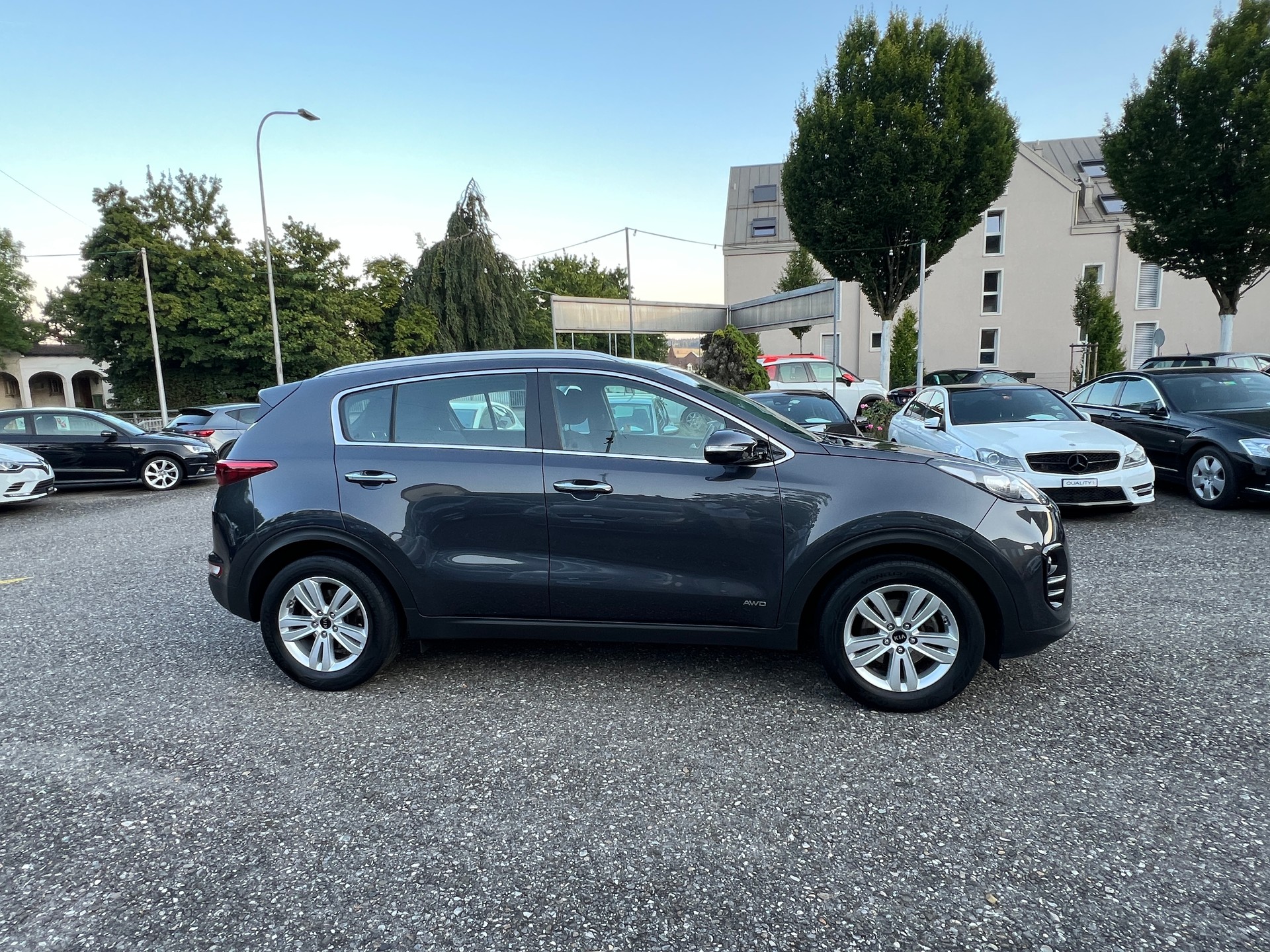 KIA Sportage 2.0CRDi Trend 4WD Automat-showroom-element-2