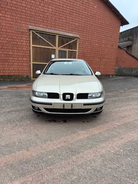 SEAT Leon 1.8 Signo Automat-showroom-element-1