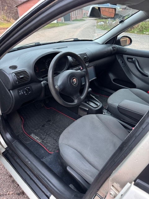 SEAT Leon 1.8 Signo Automat-image-8
