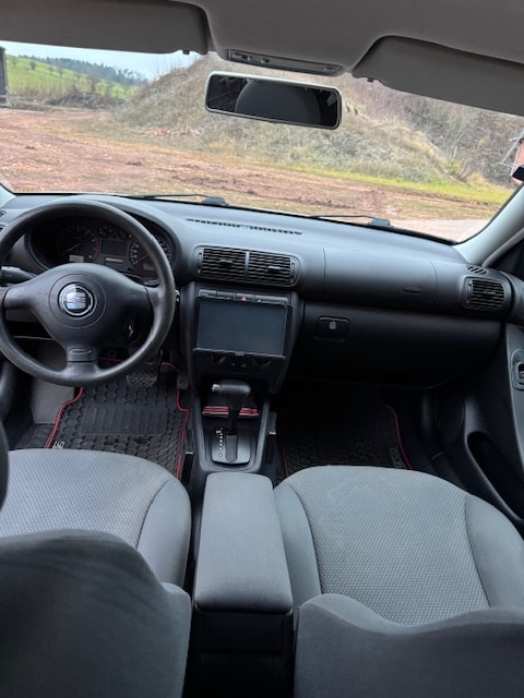SEAT Leon 1.8 Signo Automat-image-10