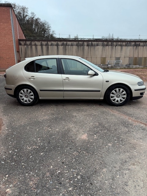SEAT Leon 1.8 Signo Automat-showroom-element-3