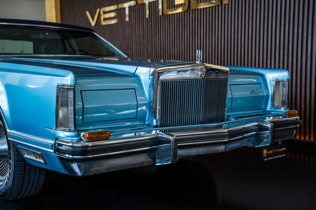 LINCOLN Continental-image-27