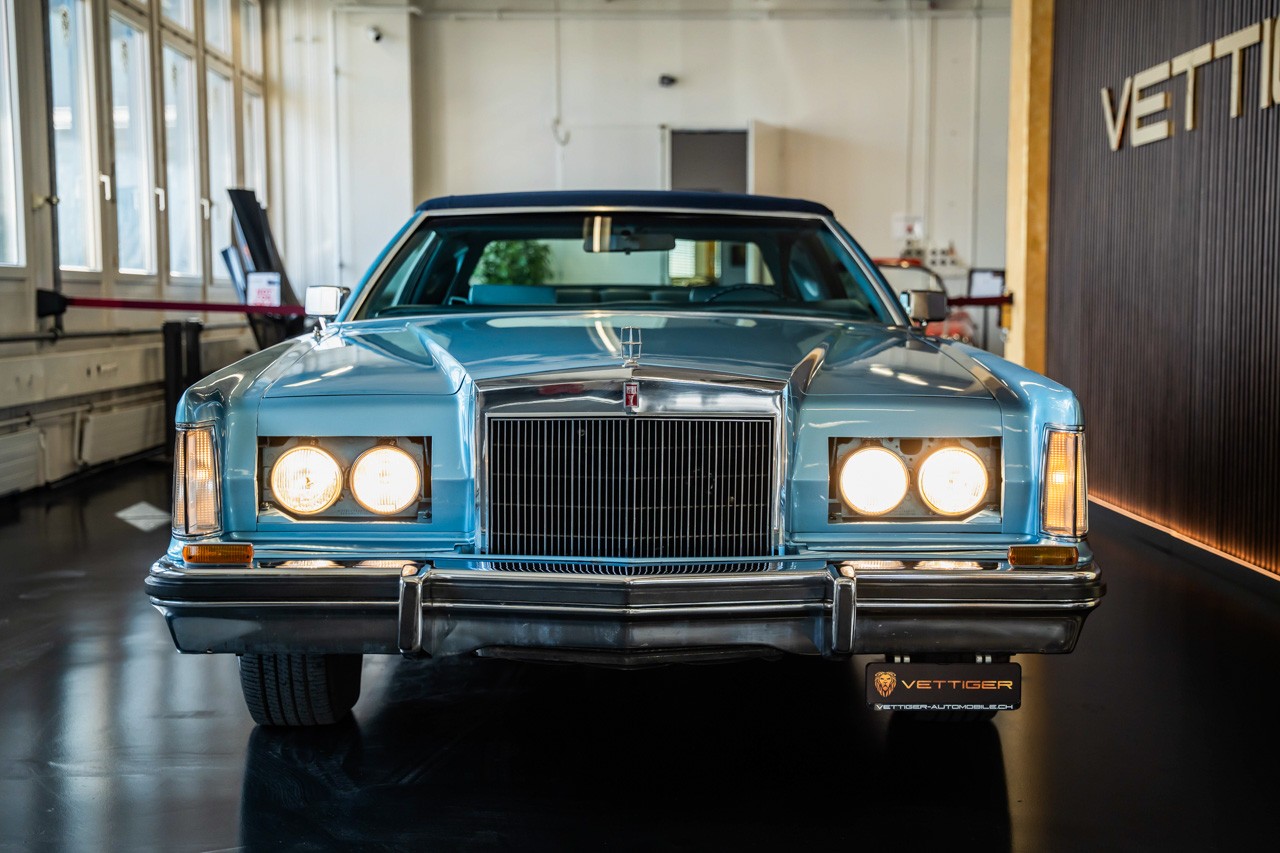 LINCOLN Continental-showroom-element-1