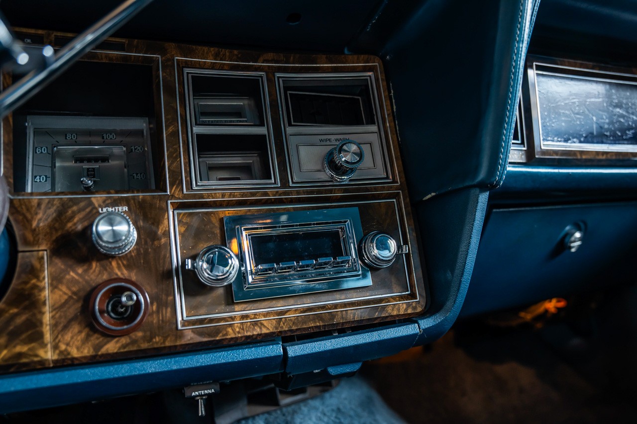 LINCOLN Continental-image-23