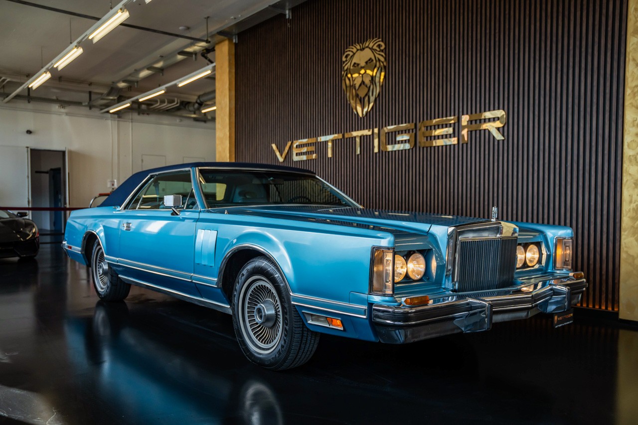 LINCOLN Continental