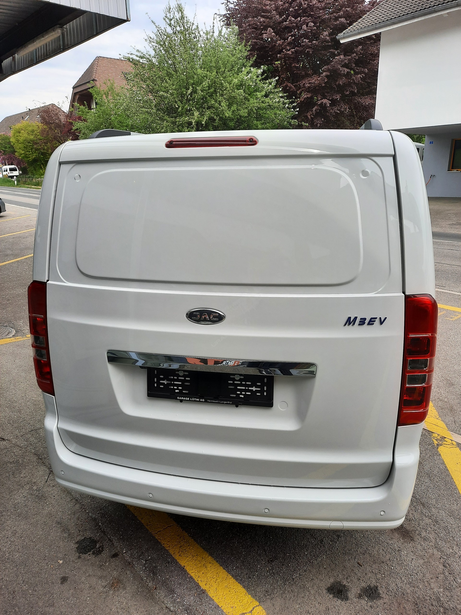 JAC M3ev-image-5