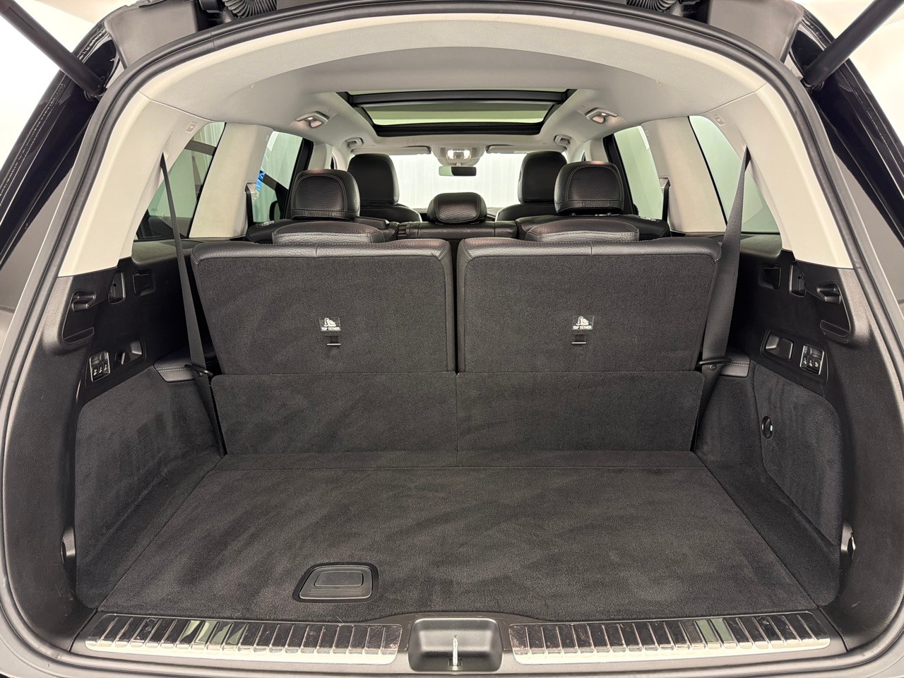 MERCEDES-BENZ GLS 400 d AMG L.4M-image-7