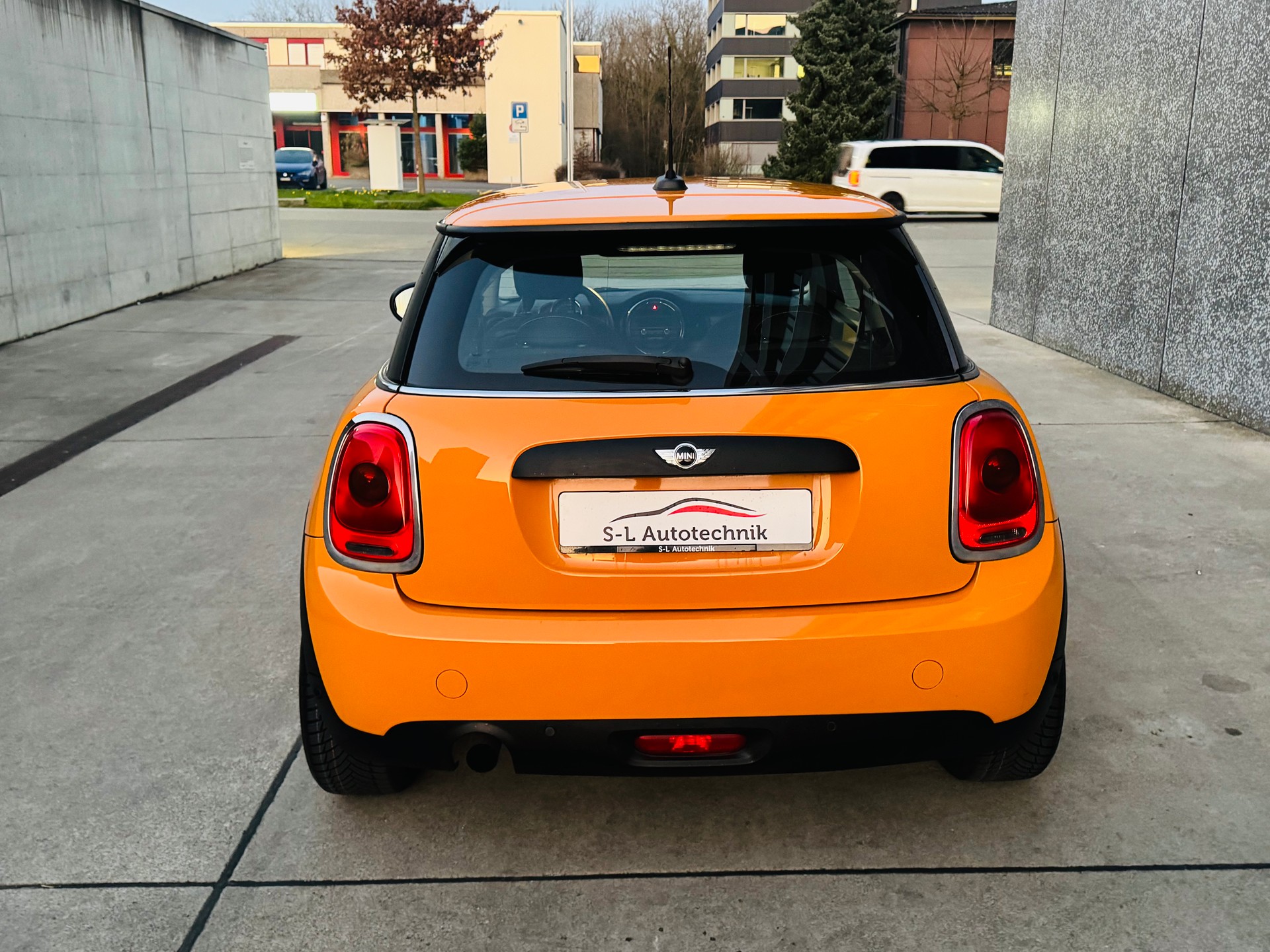 MINI One First-image-9