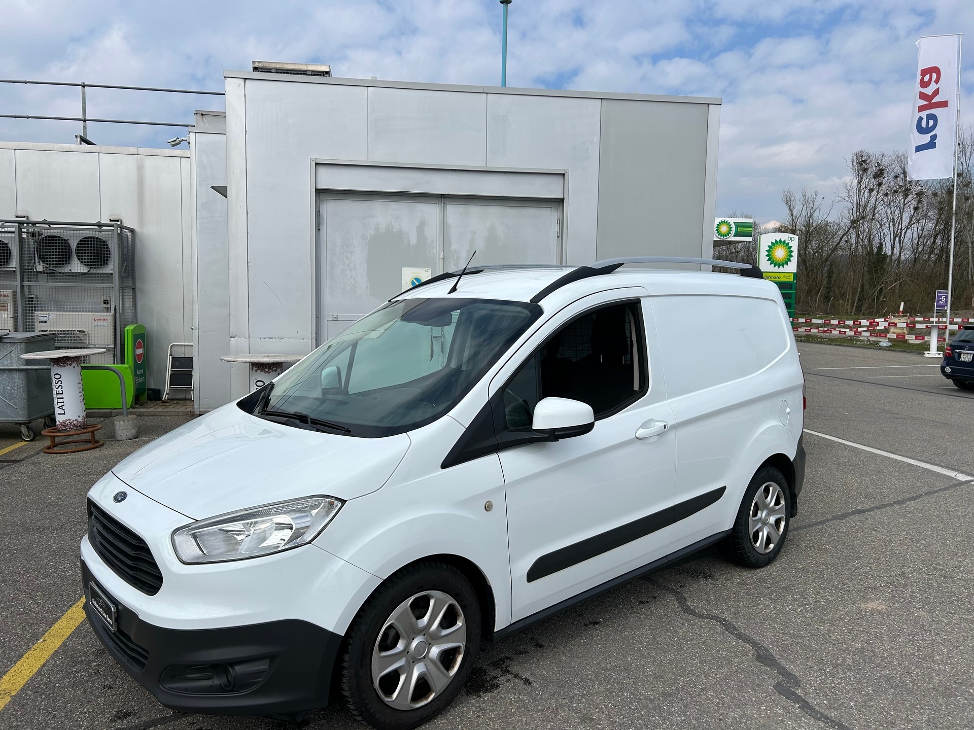 FORD Transit Courier Van 1.5 TDCi Ambiente-image-9