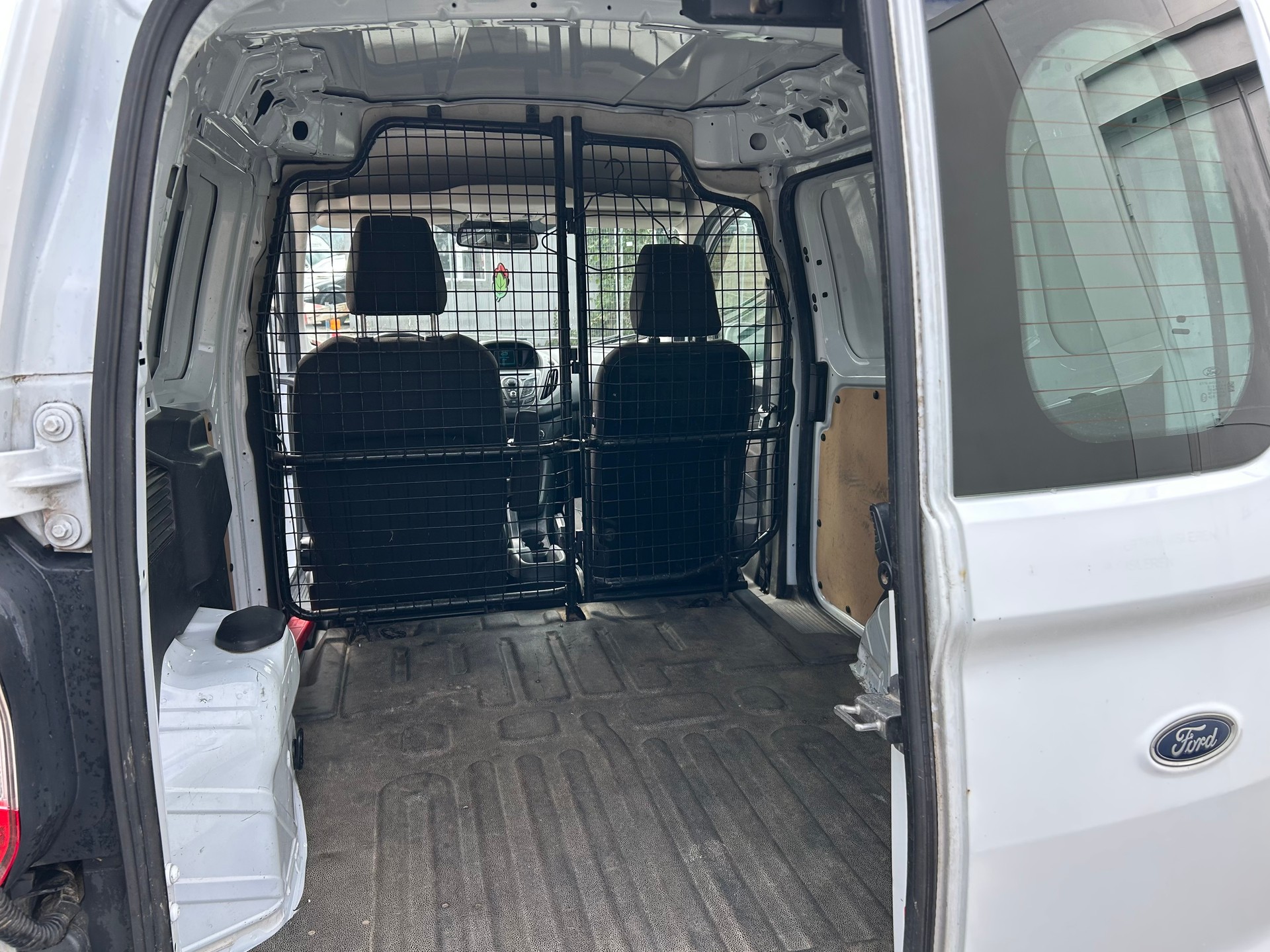 FORD Transit Courier Van 1.5 TDCi Ambiente-image-11