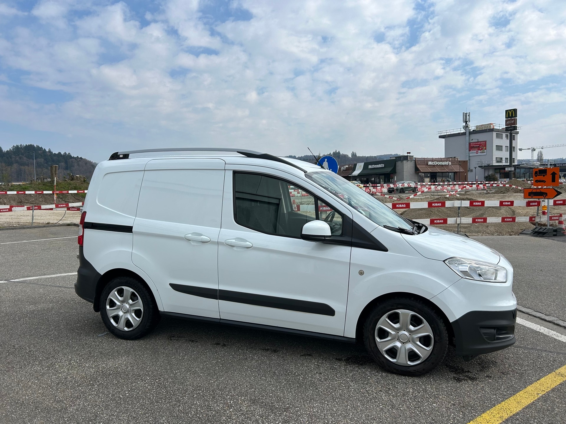 FORD Transit Courier Van 1.5 TDCi Ambiente-image-4