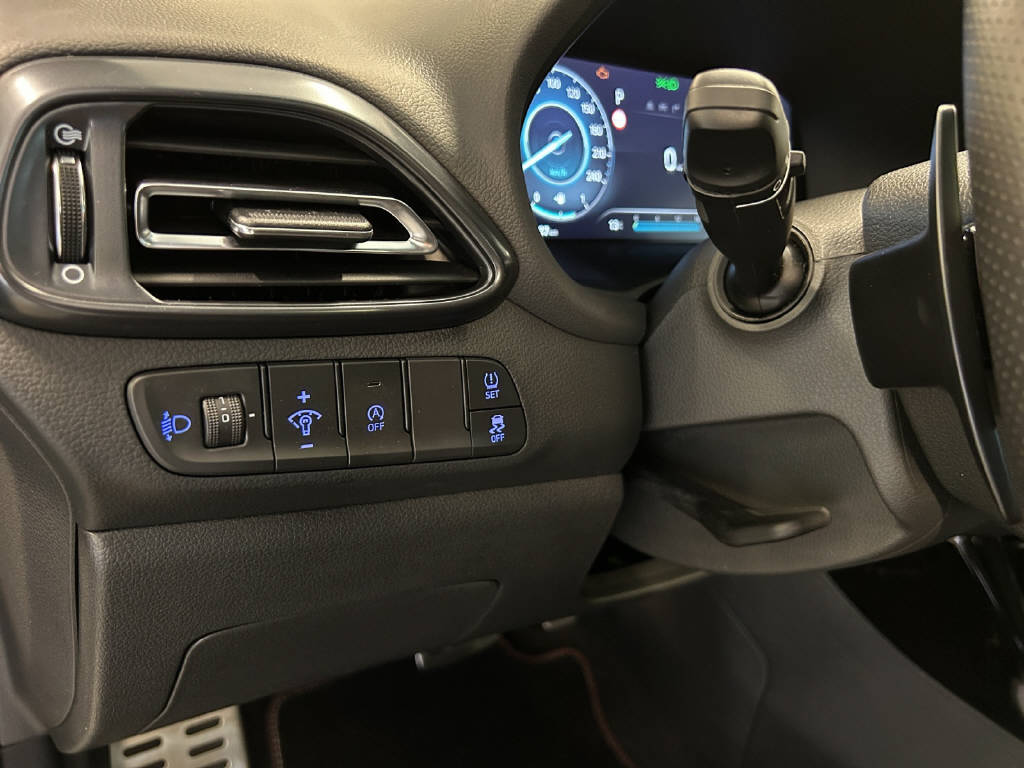 HYUNDAI i30 1.5 T-GDi N-Line-image-9