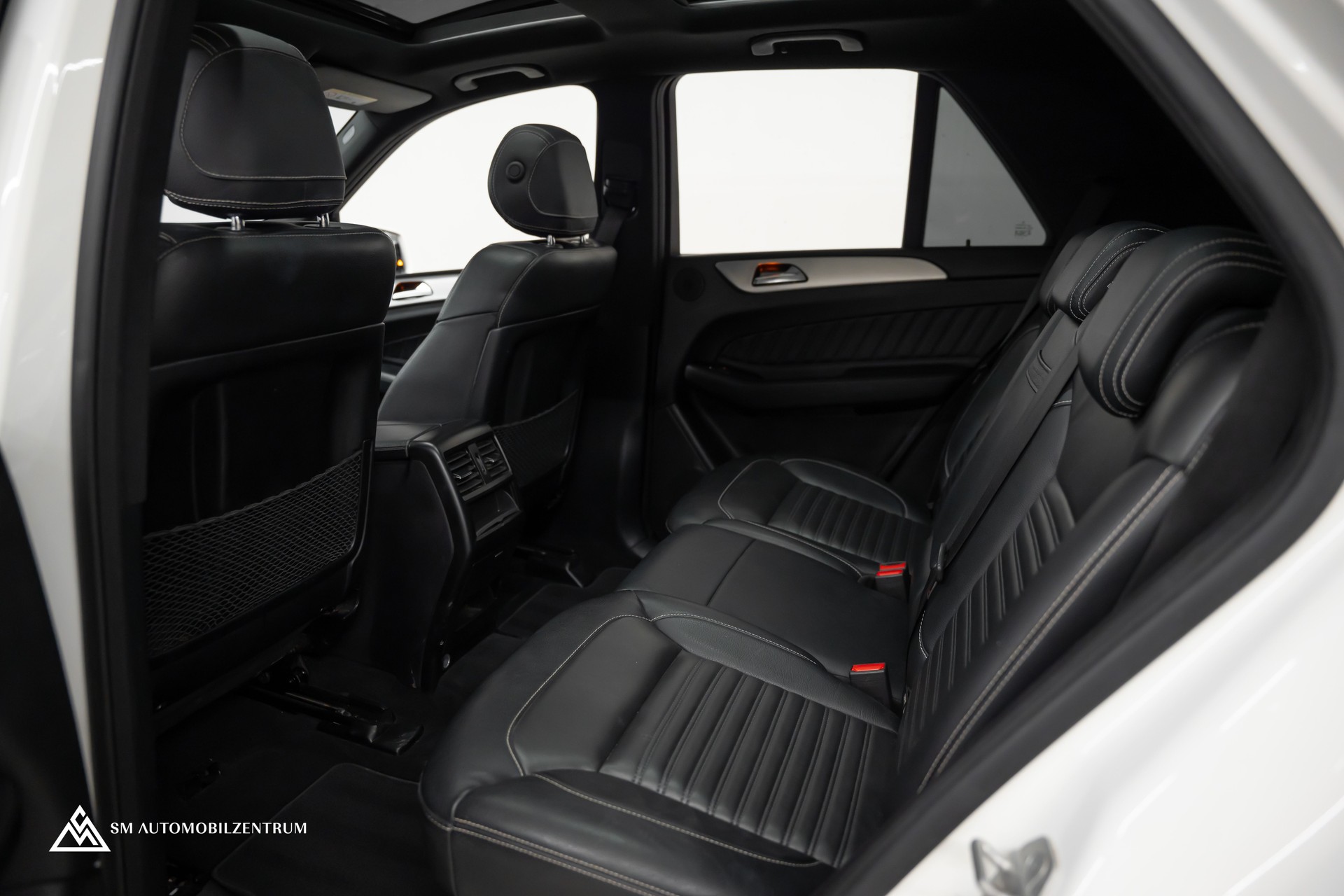 MERCEDES-BENZ GLE 500 e 4Matic AMG Line / Panorama / 360° / AHK-image-18