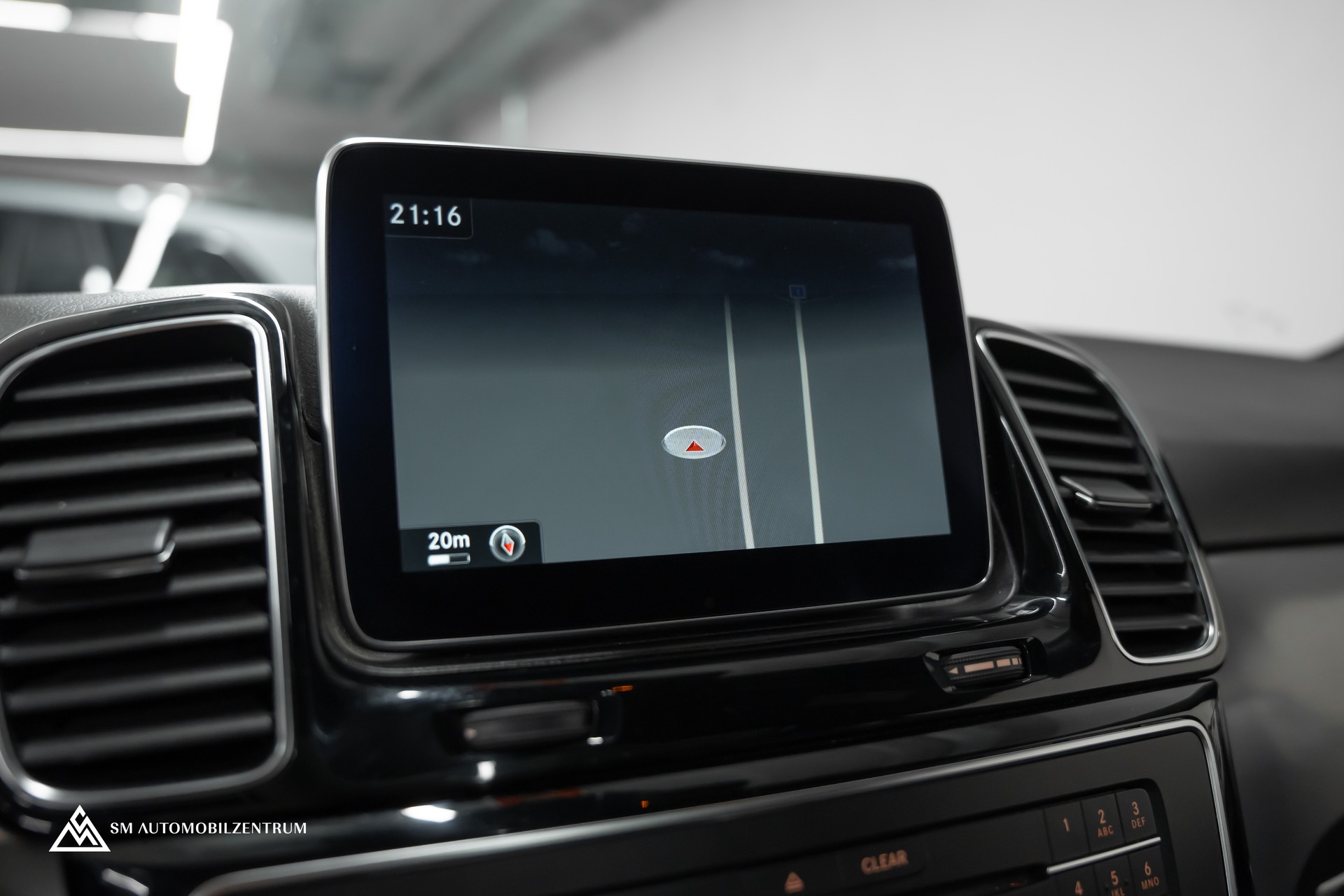 MERCEDES-BENZ GLE 500 e 4Matic AMG Line / Panorama / 360° / AHK-image-31