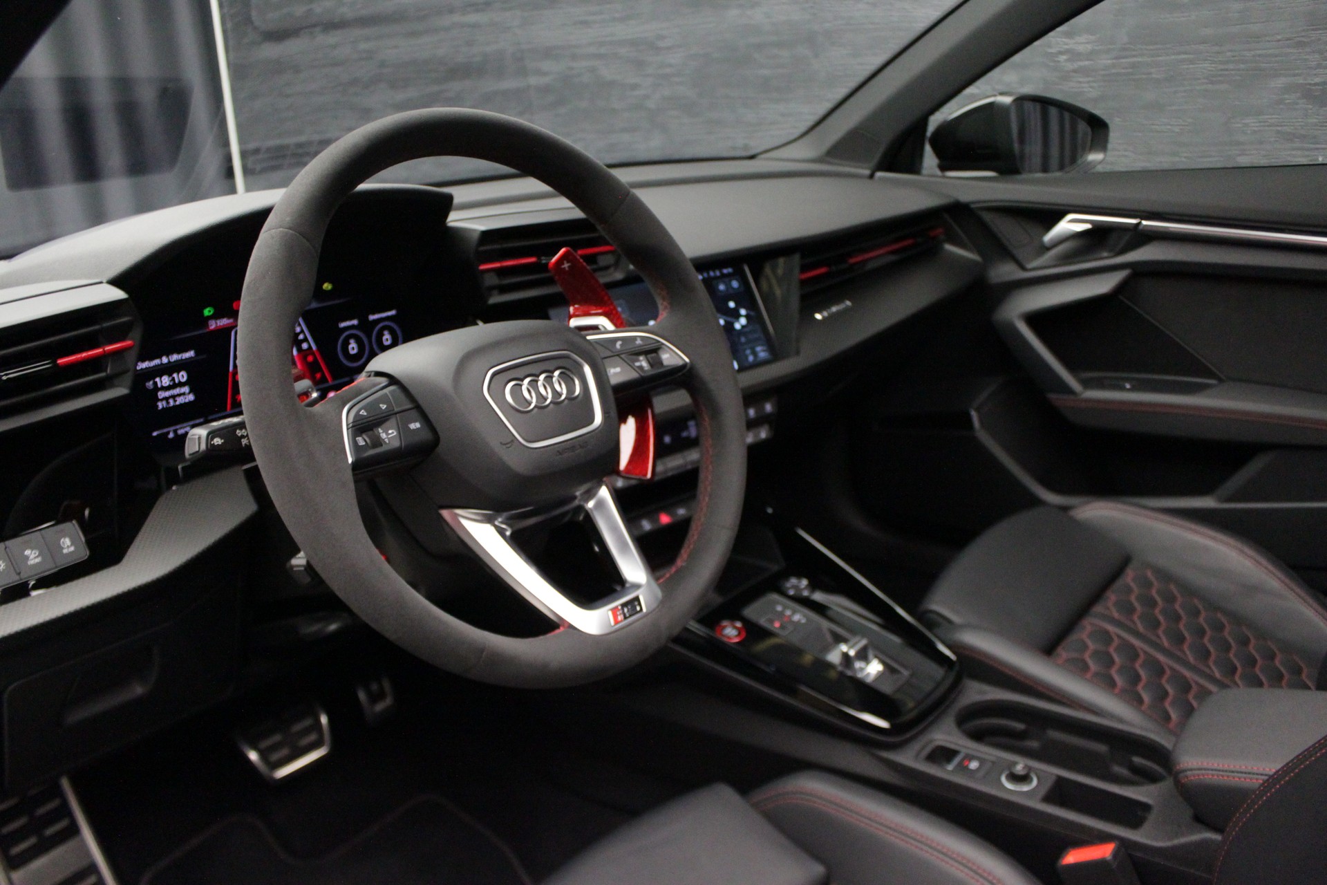 AUDI RS3 Sportback 2.5 TSI quattro S-tronic-image-15