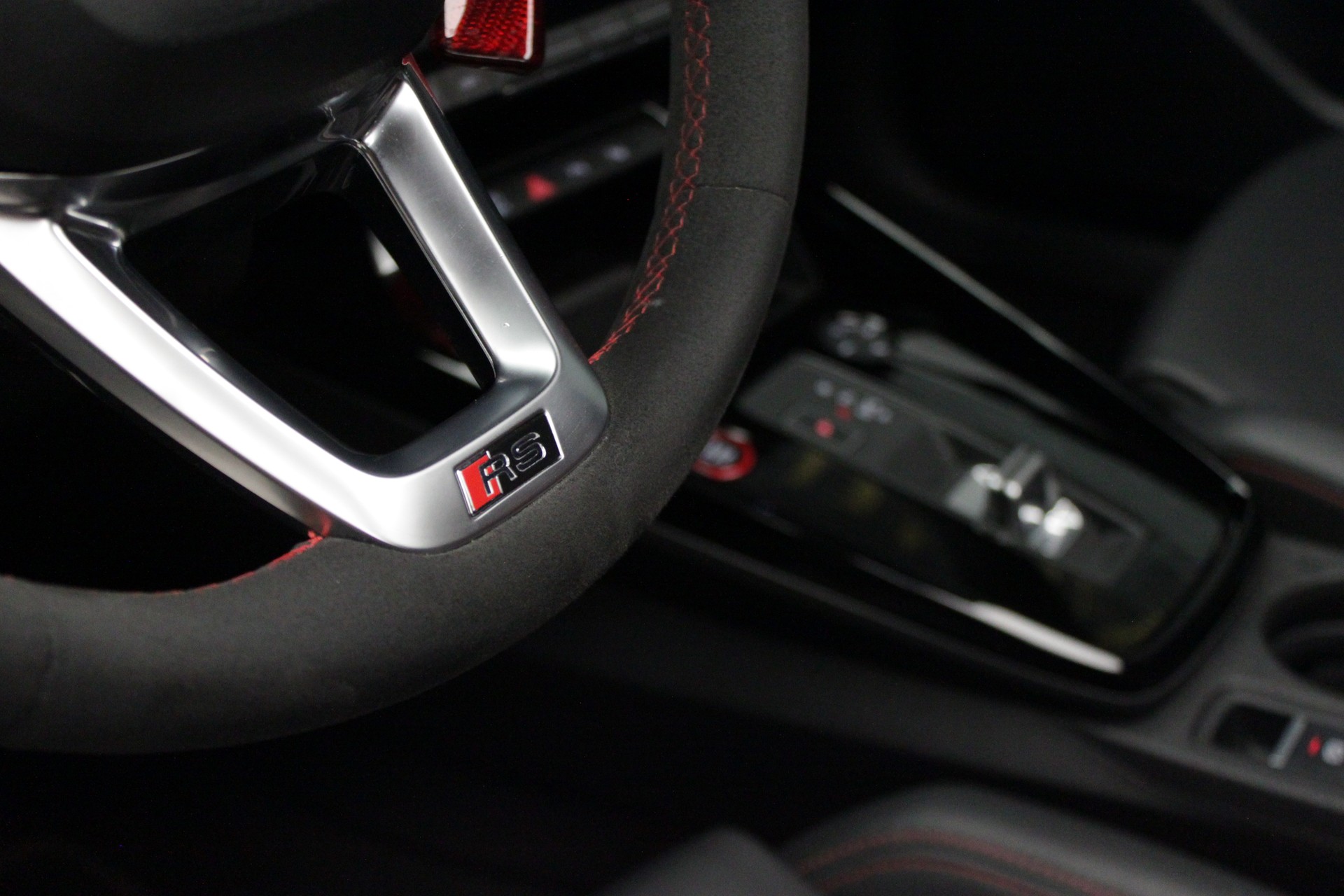 AUDI RS3 Sportback 2.5 TSI quattro S-tronic-image-16